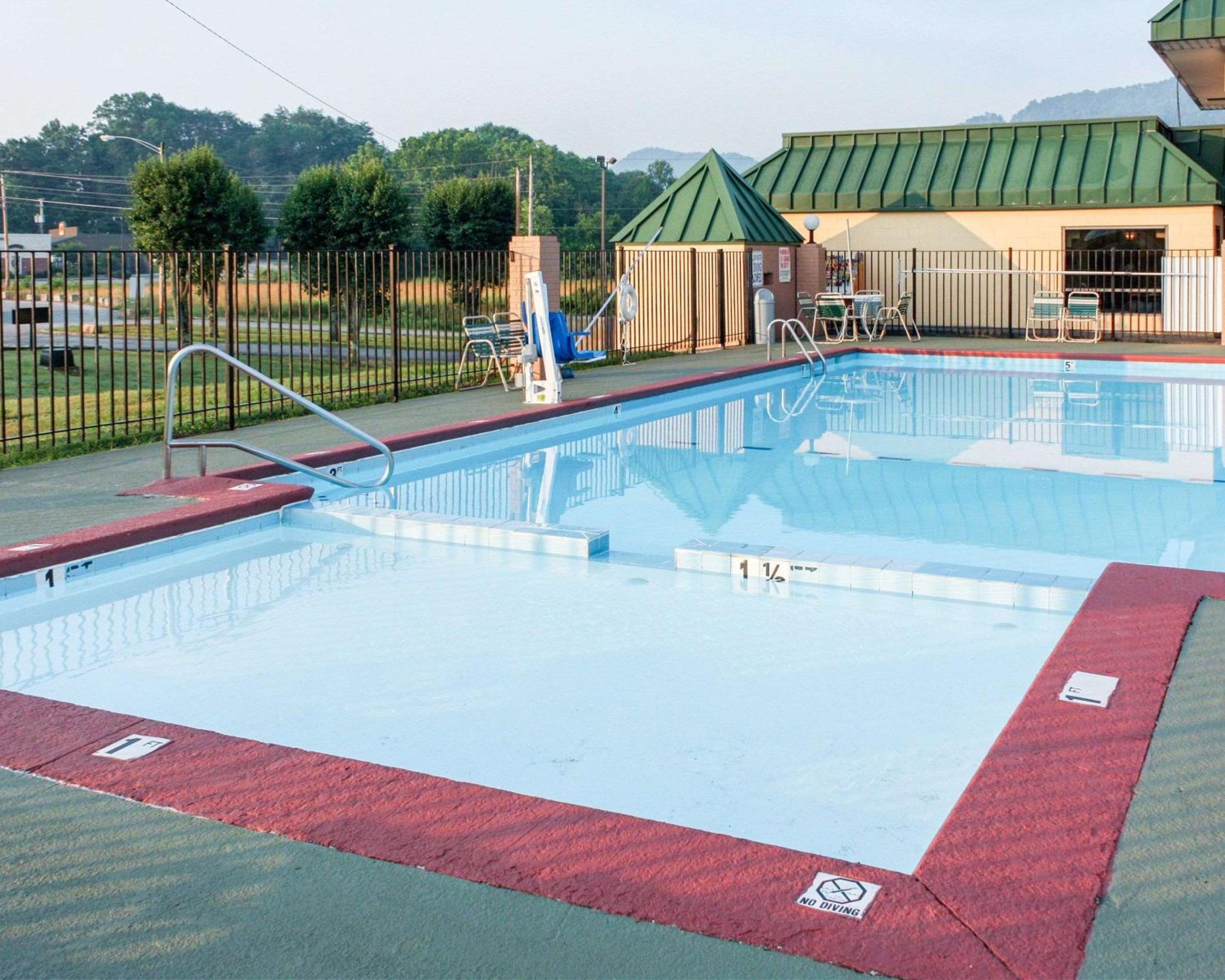 Econo Lodge Rocky Top
