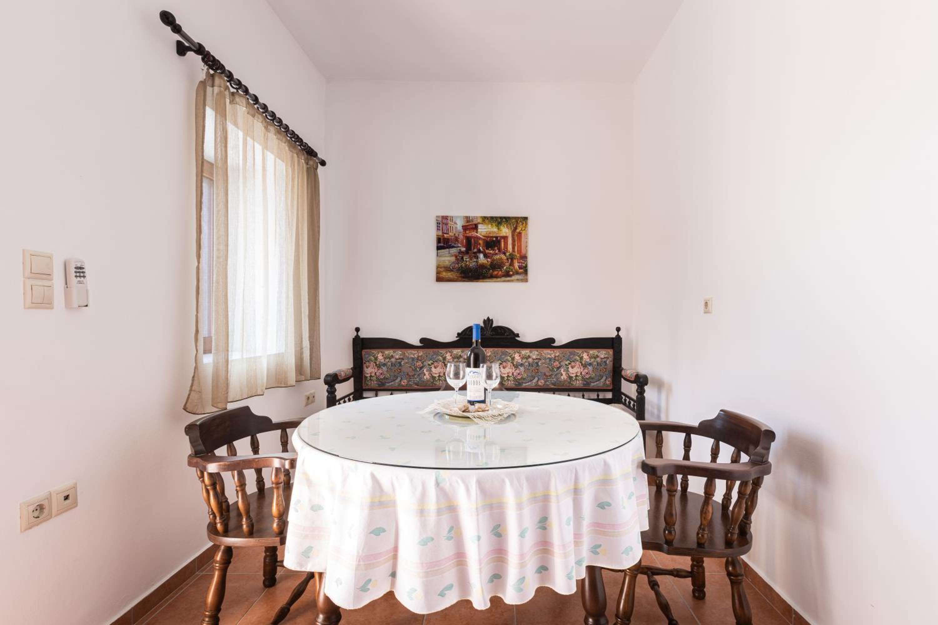 Casa Theoni
