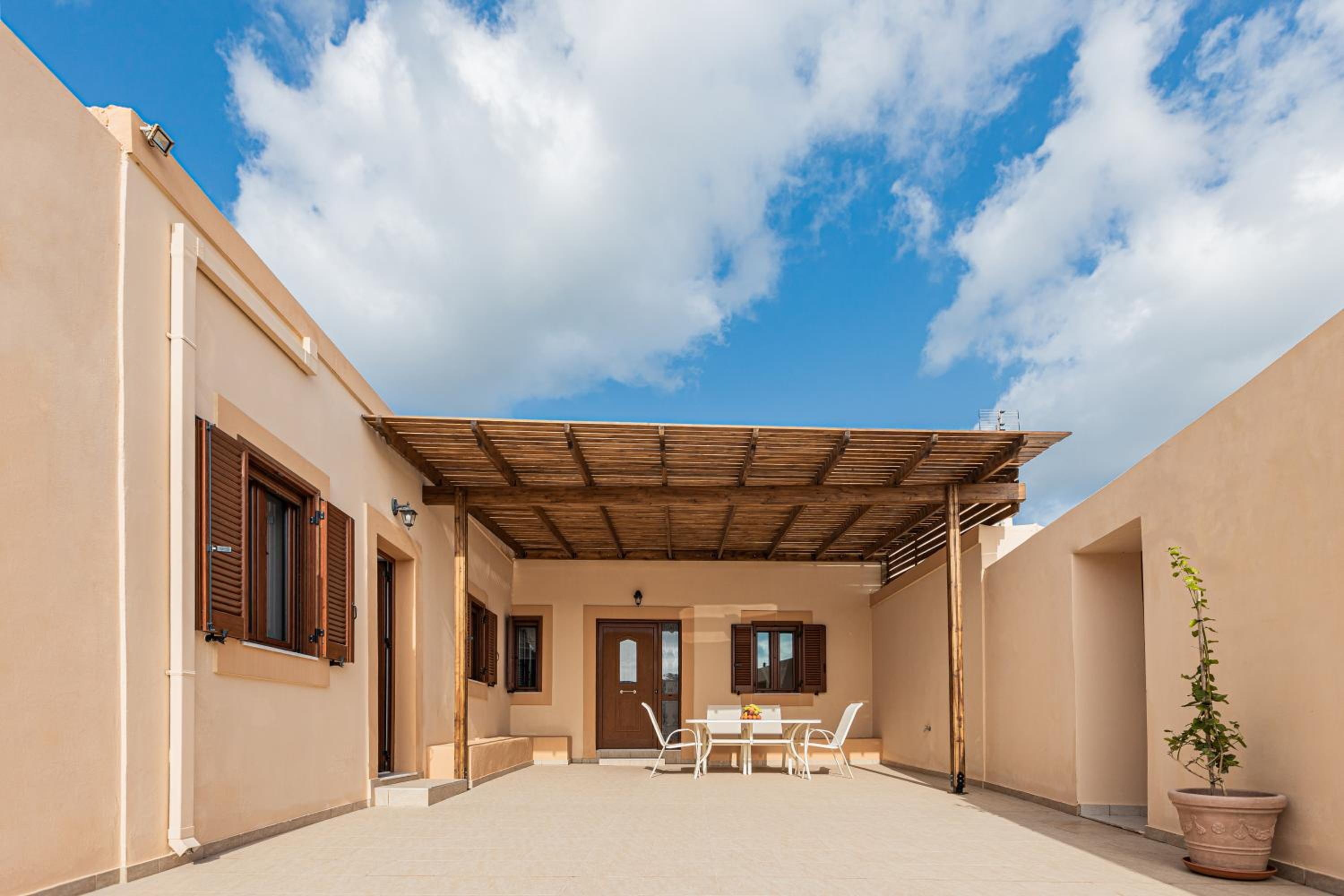 Casa Theoni