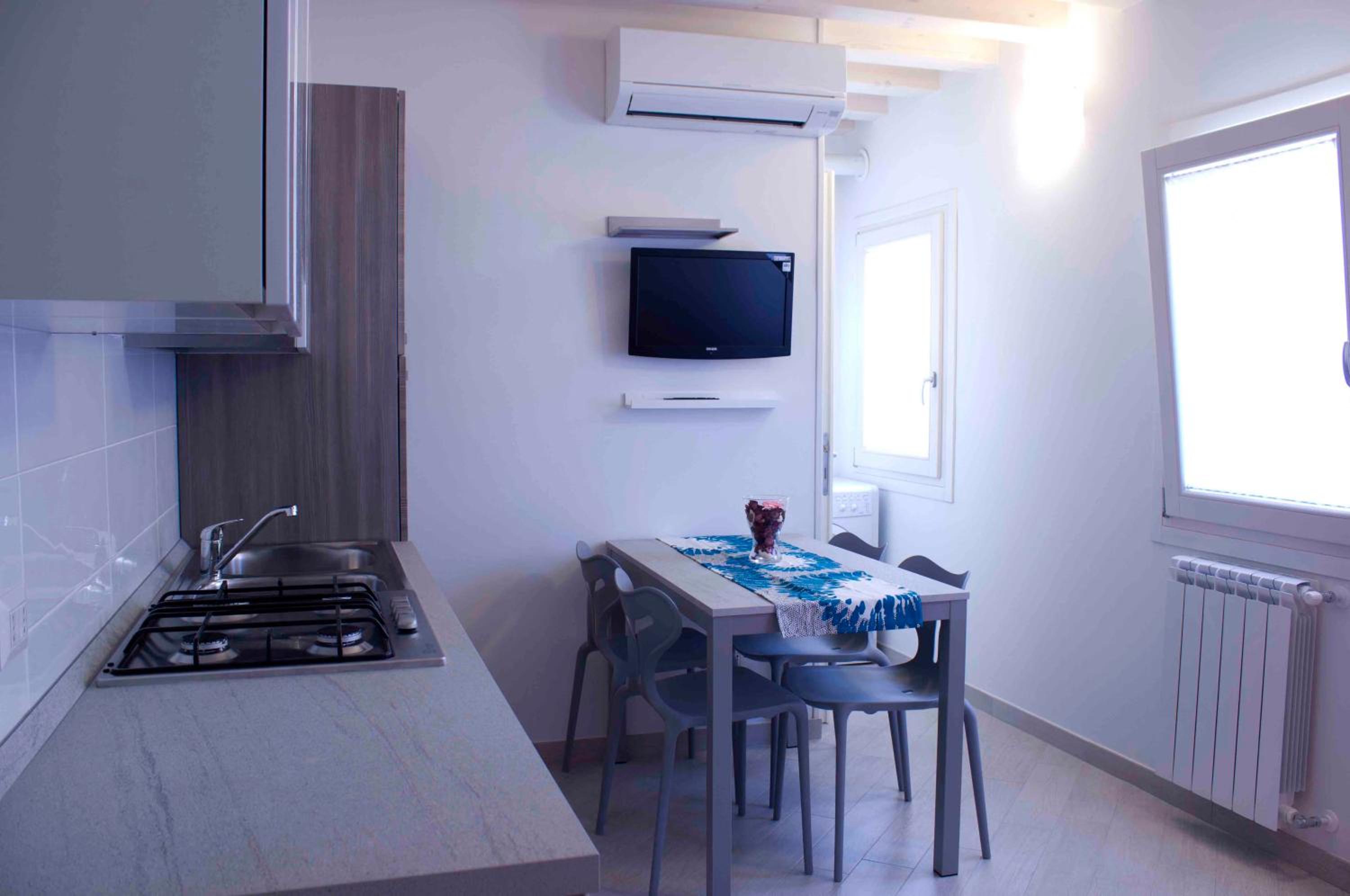 Photo 33