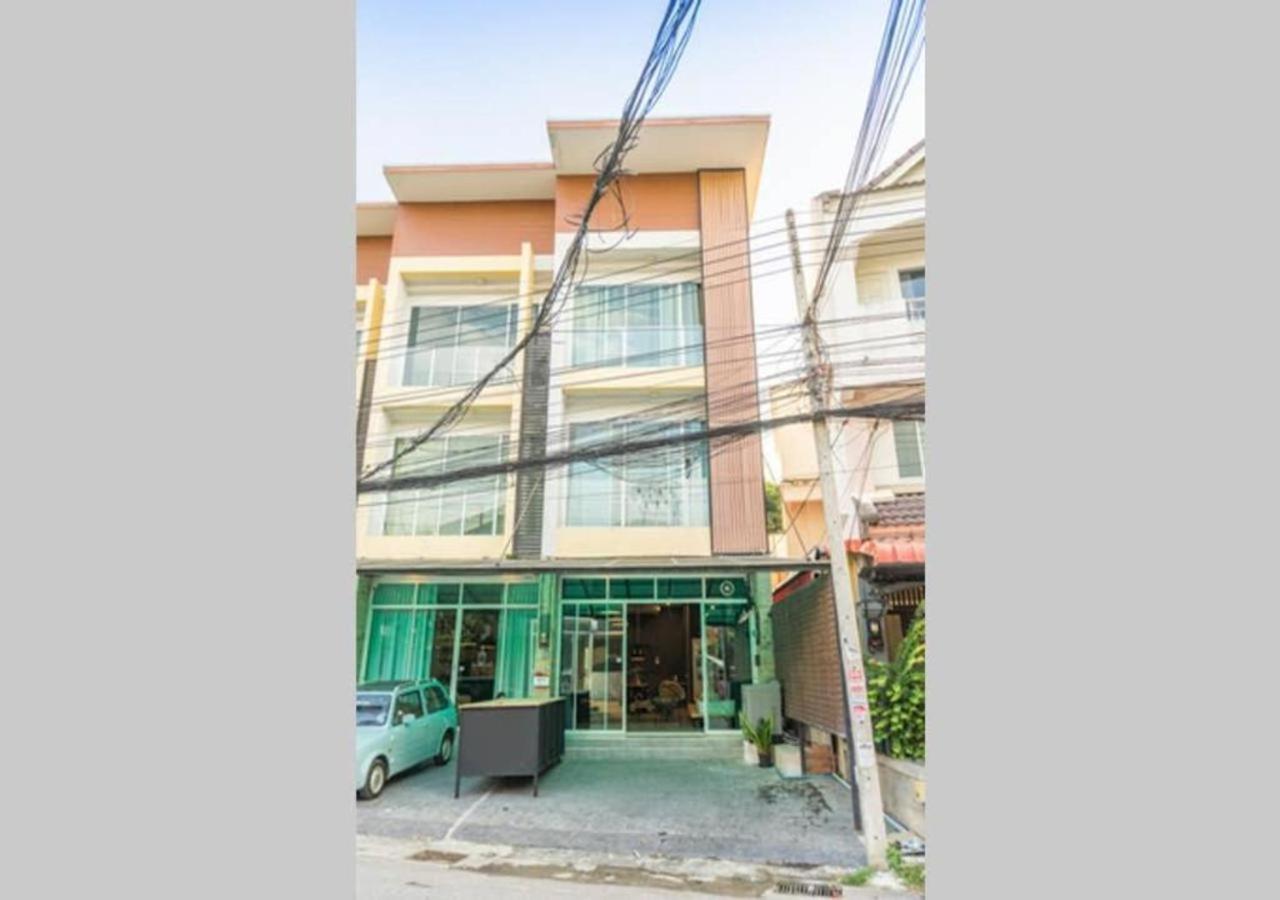 3Bedrooms White Design in heart of Nimman view 2