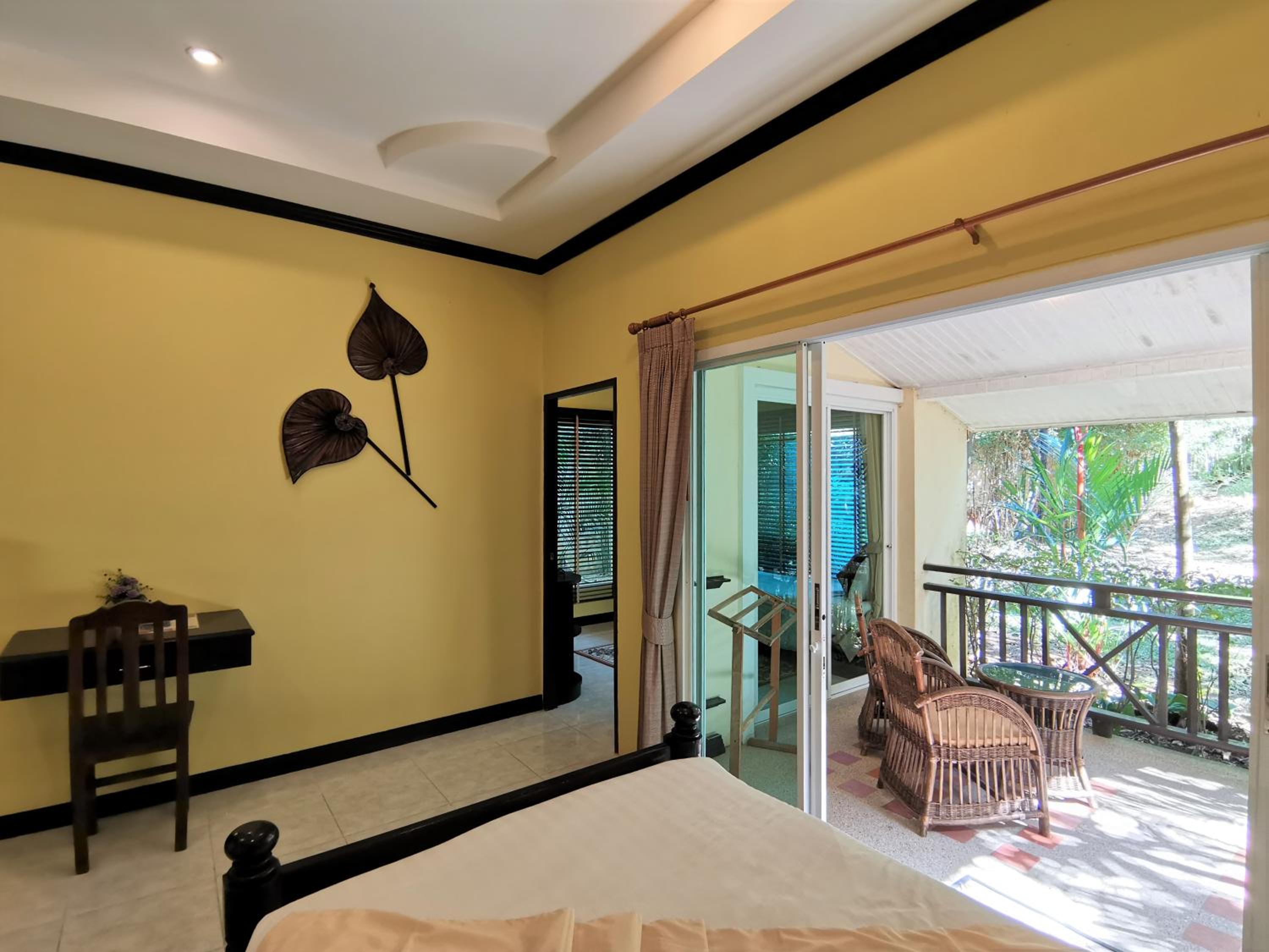 Thai Modern Resort & Spa "Newly Renovated" — 28