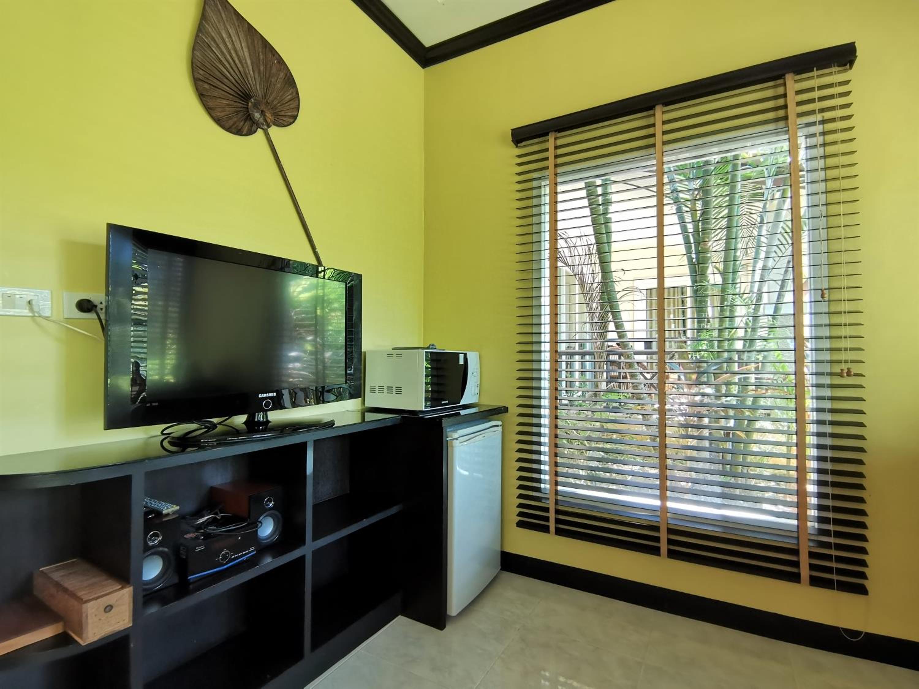 Thai Modern Resort & Spa "Newly Renovated" — 18