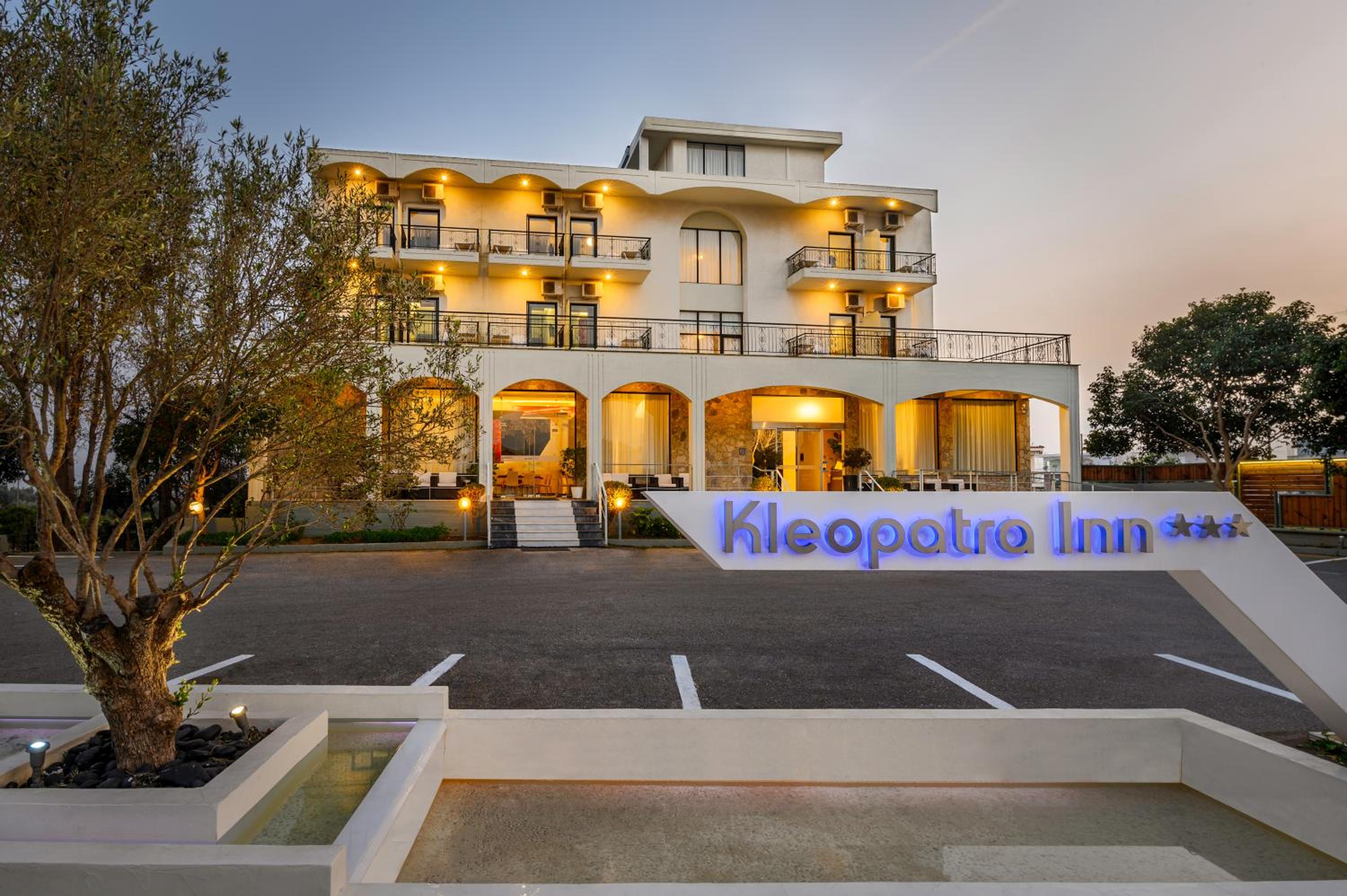 Hotel Kleopatra Inn - Image 1