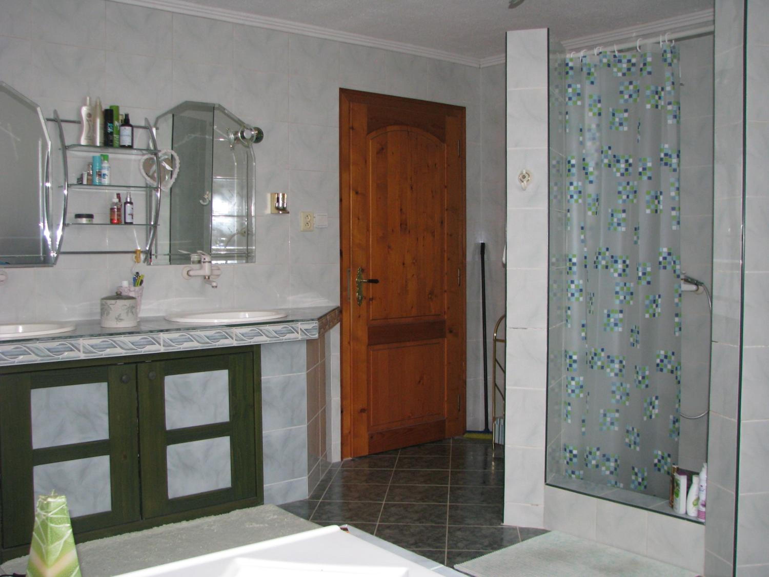 Photo 32