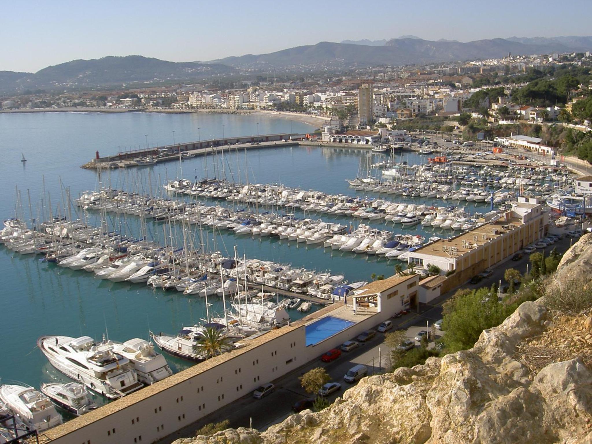 Hotel Apartamento Familiar - Image 1