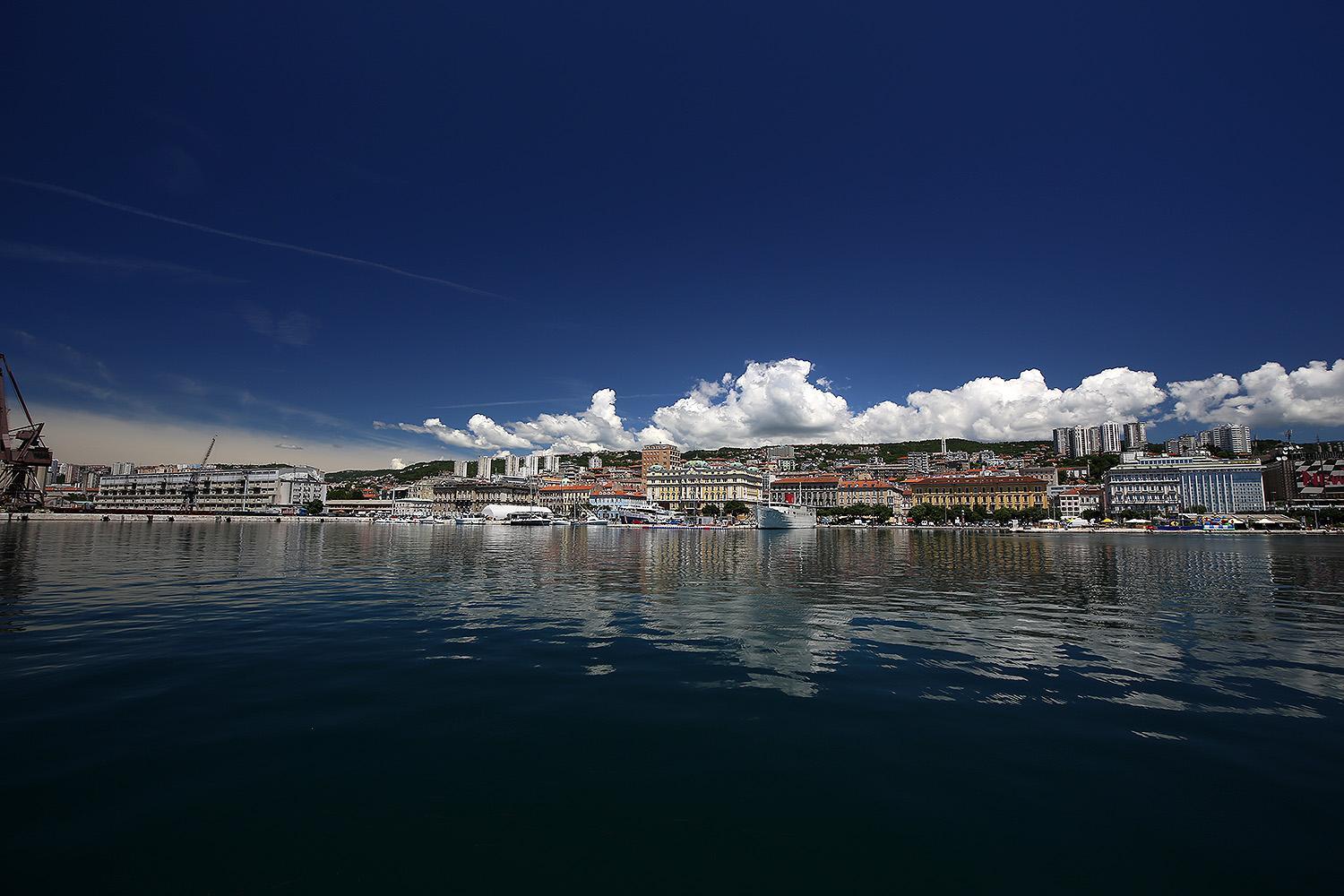 Hotel Chrystal Apps Integral - Image 1