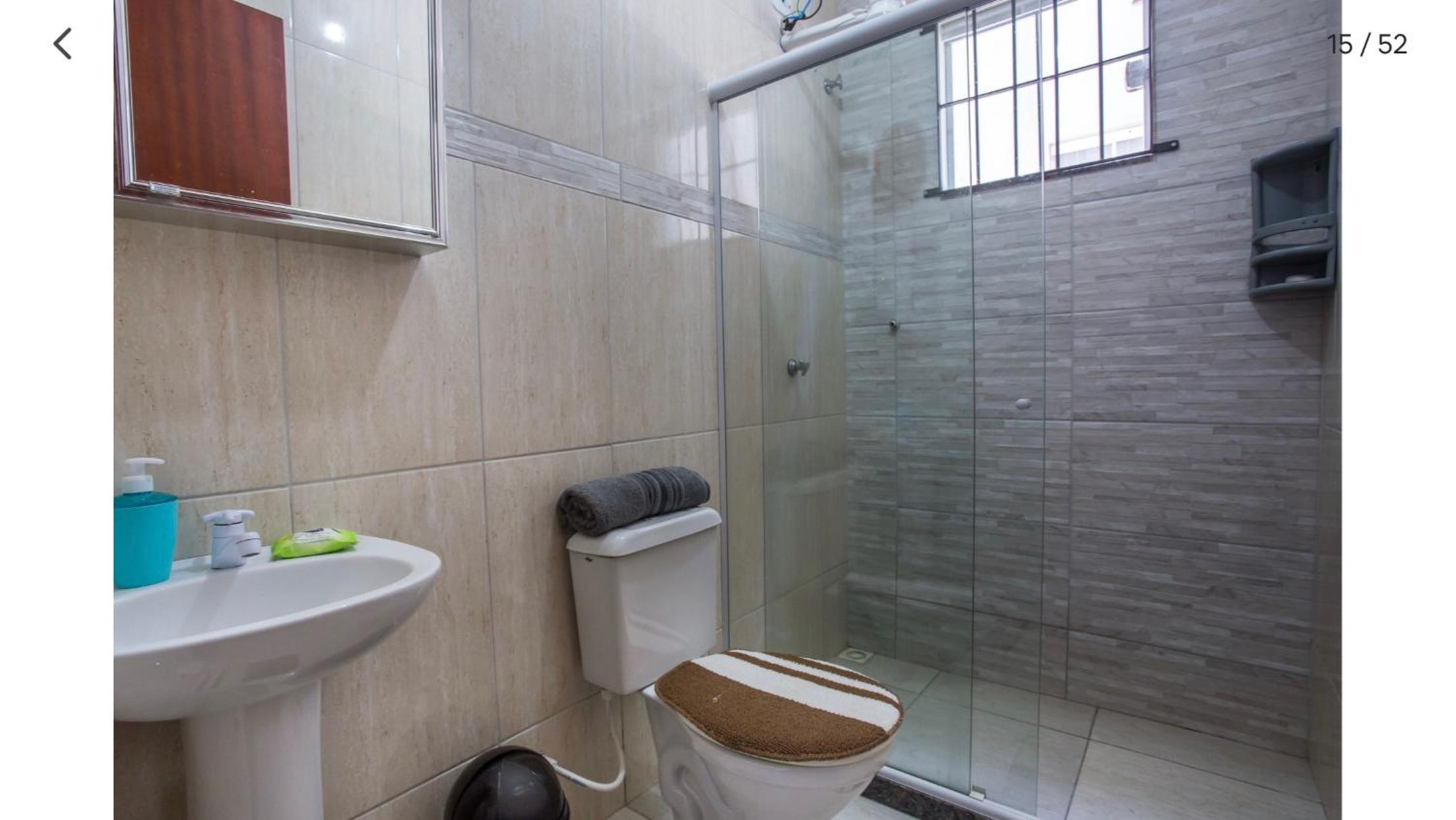 Casa com piscina, wifi e churrasqueira em unamar.