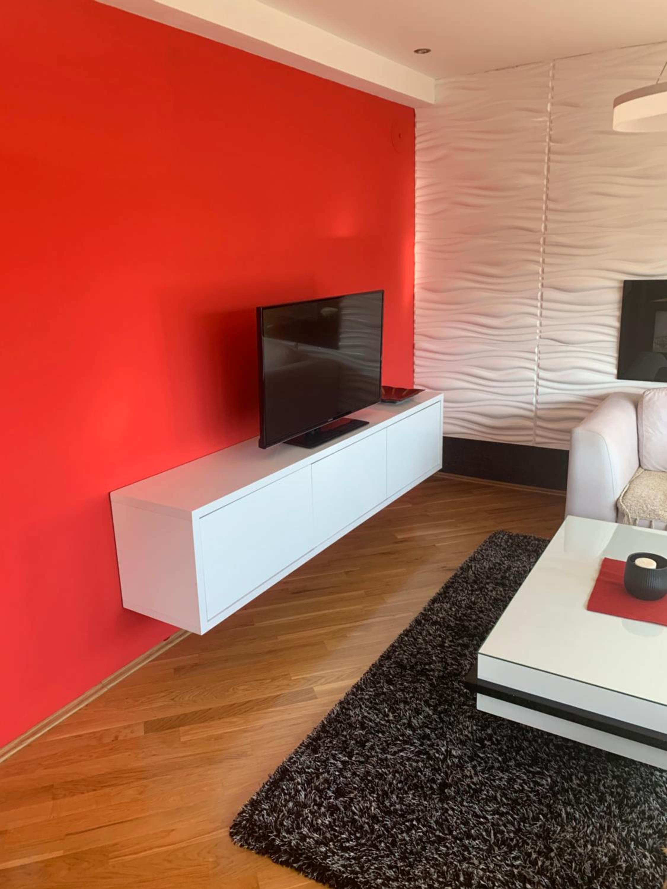 LUXURY SUITES MARKOV