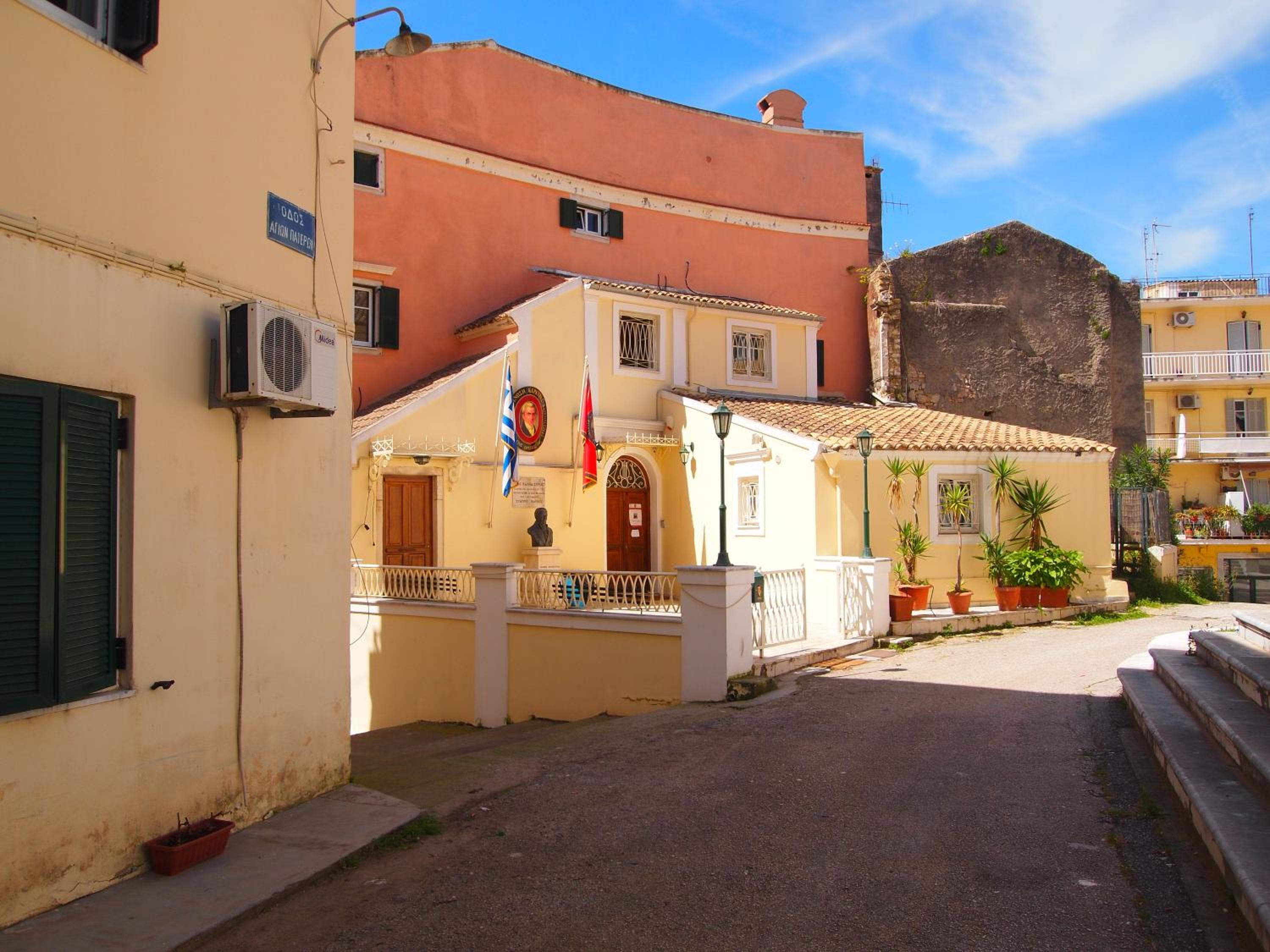 Photo 6