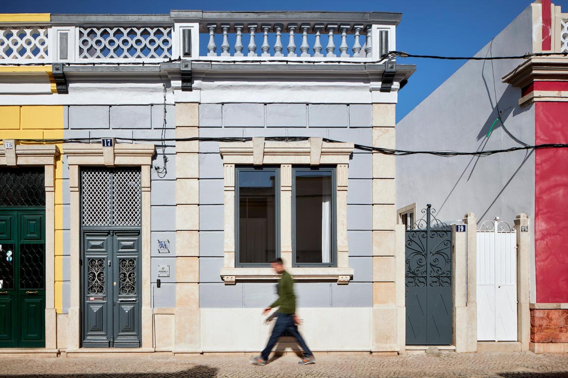 Pereiras House of Charm - Downtown view 2