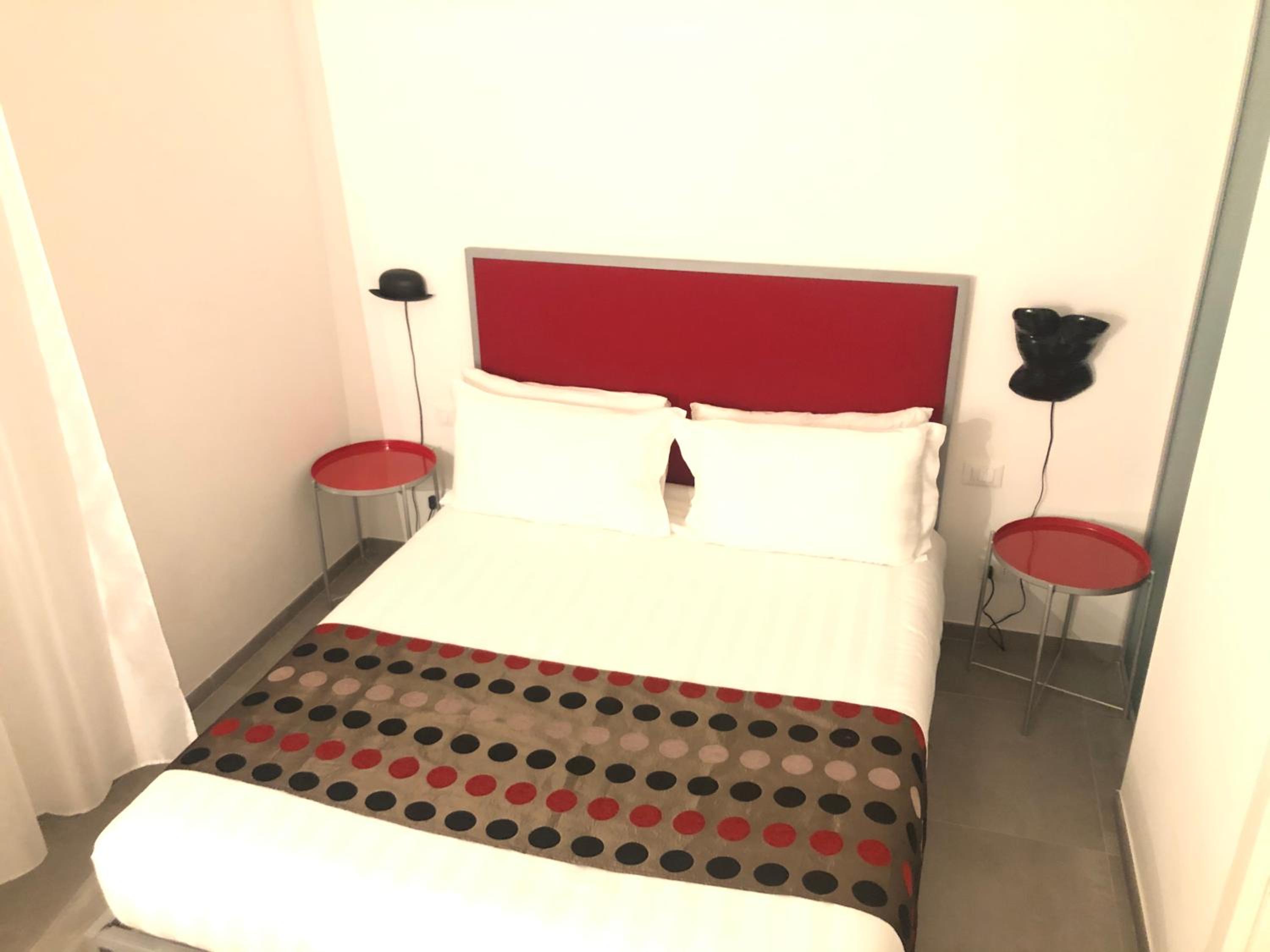 Room 76