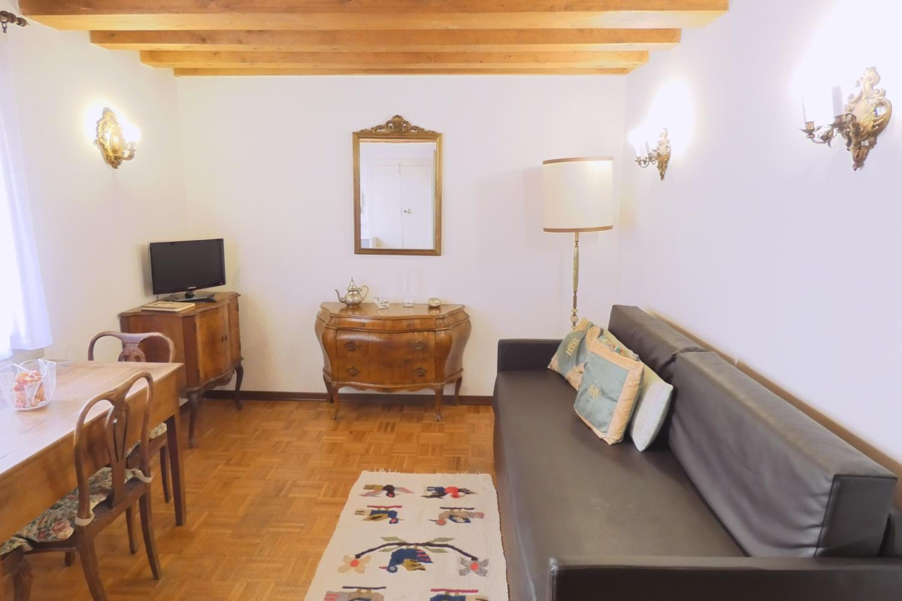Delicious Apartament near St. Mark Square