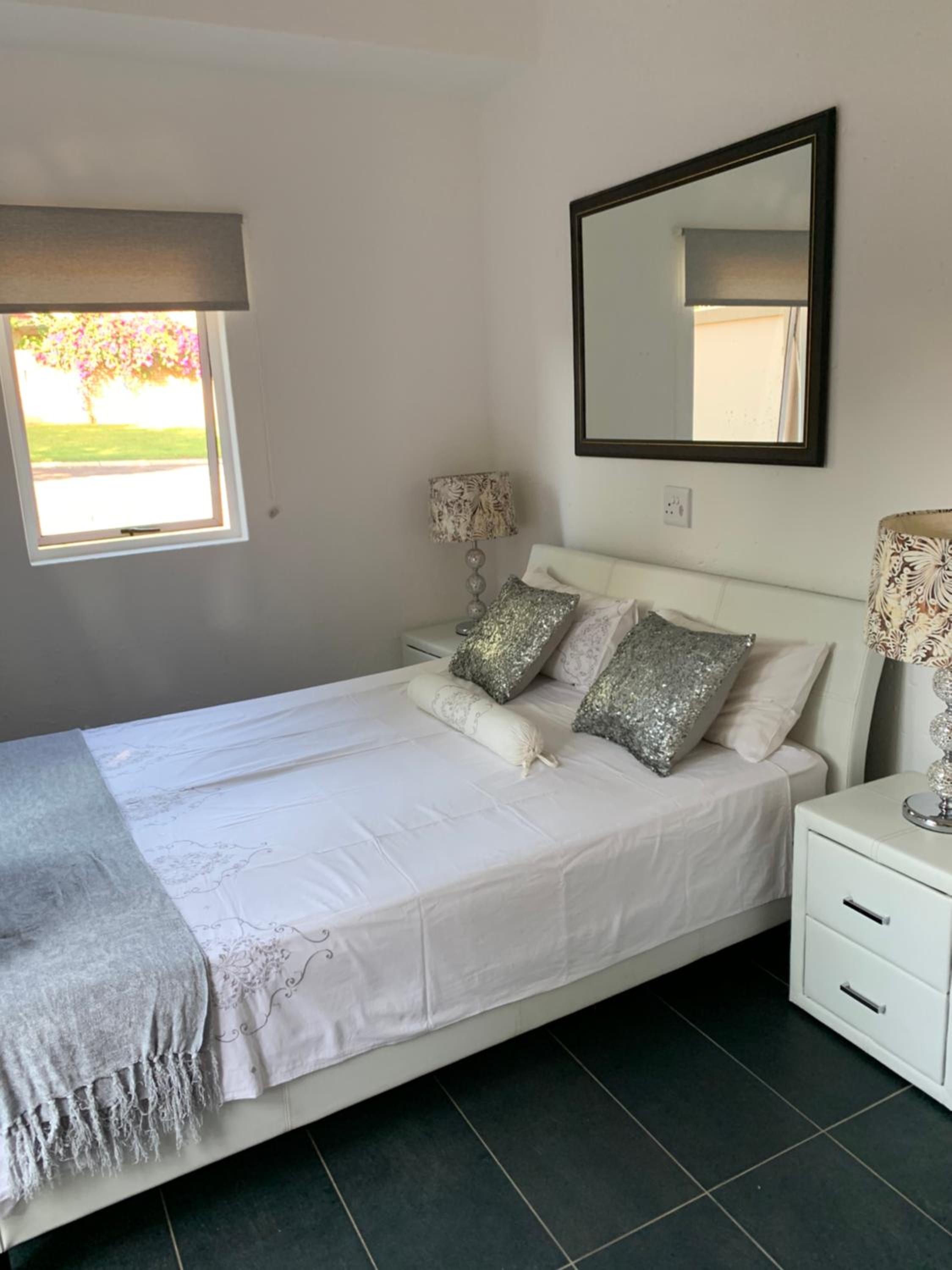 Lemon Tree Guest Cottage in Featherbrooke Estate view 2