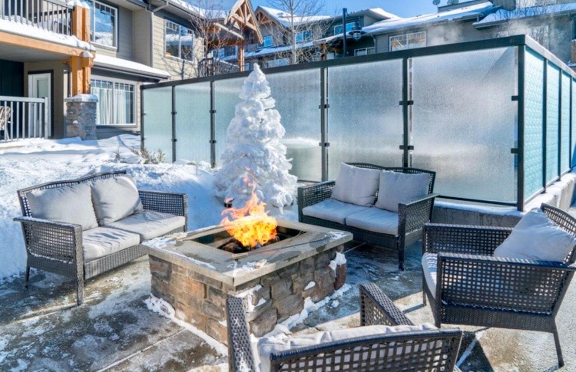 Mountain View Escape - Copperstone 2BR & Hot Tub