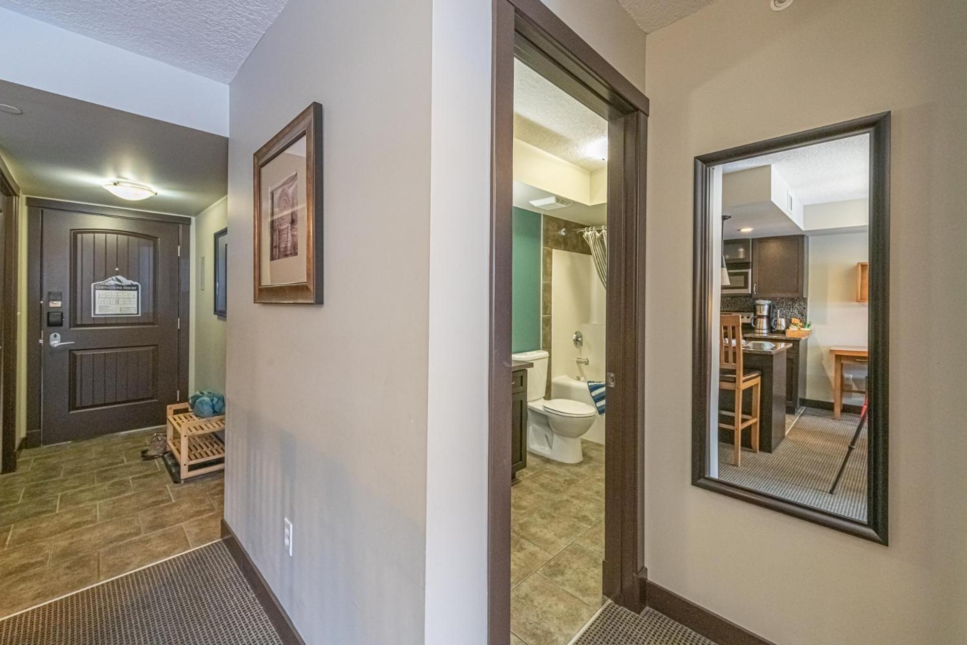 Mountain View Escape - Copperstone 2BR & Hot Tub