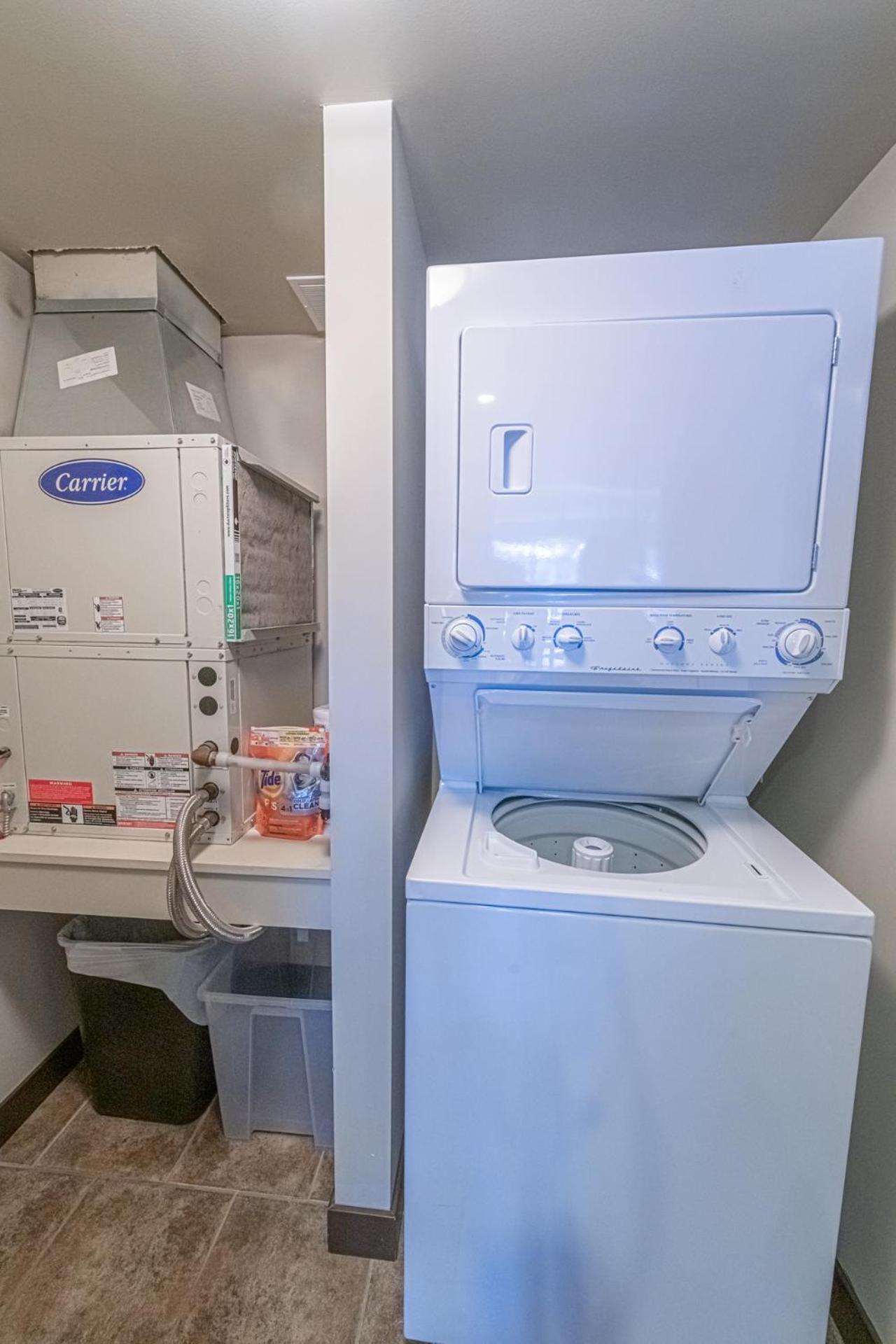 Mountain View Escape - Copperstone 2BR & Hot Tub