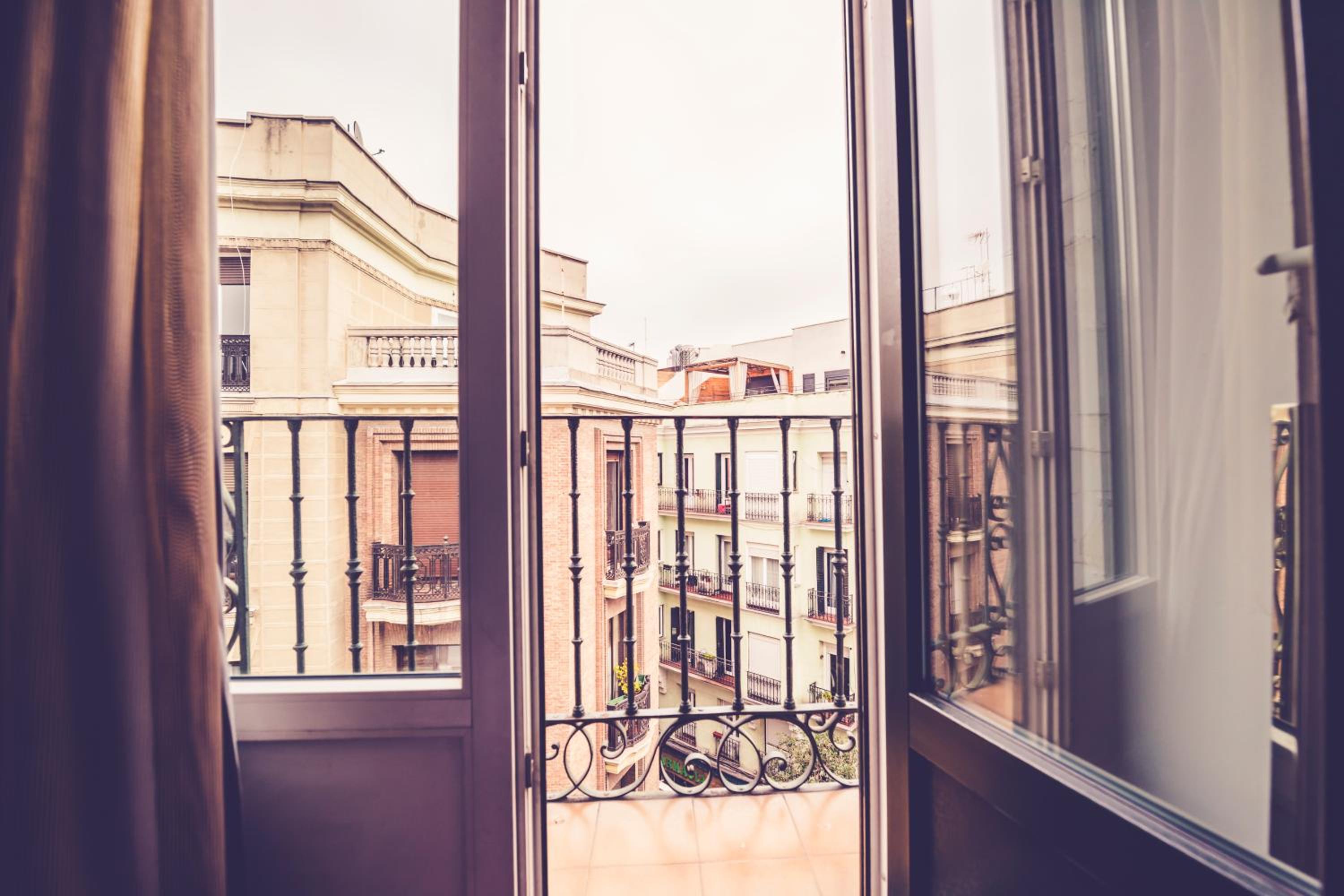 Hostal Sol Los Angeles view 4