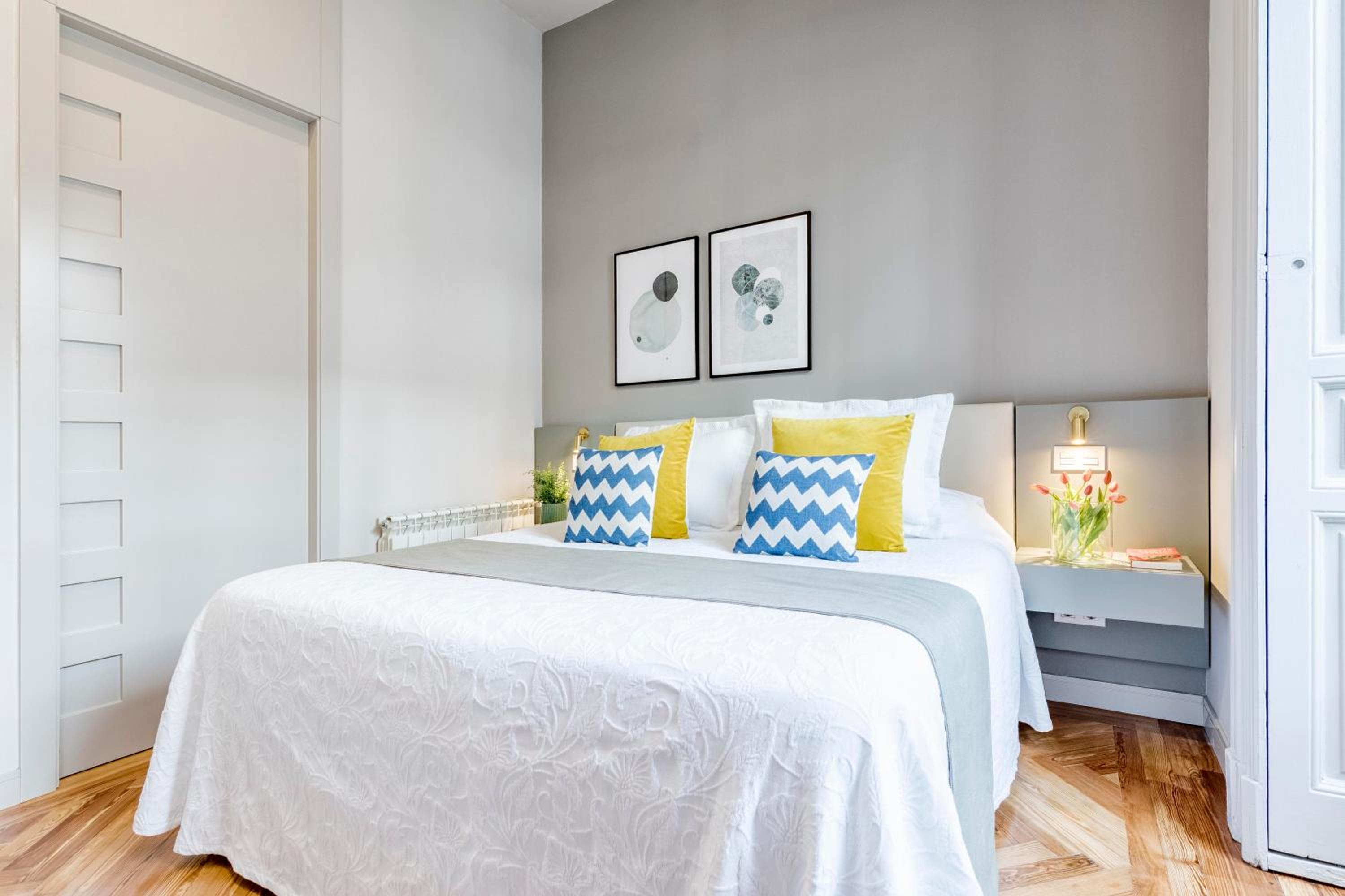 Sagasta Suites Luxury Apartments view 5