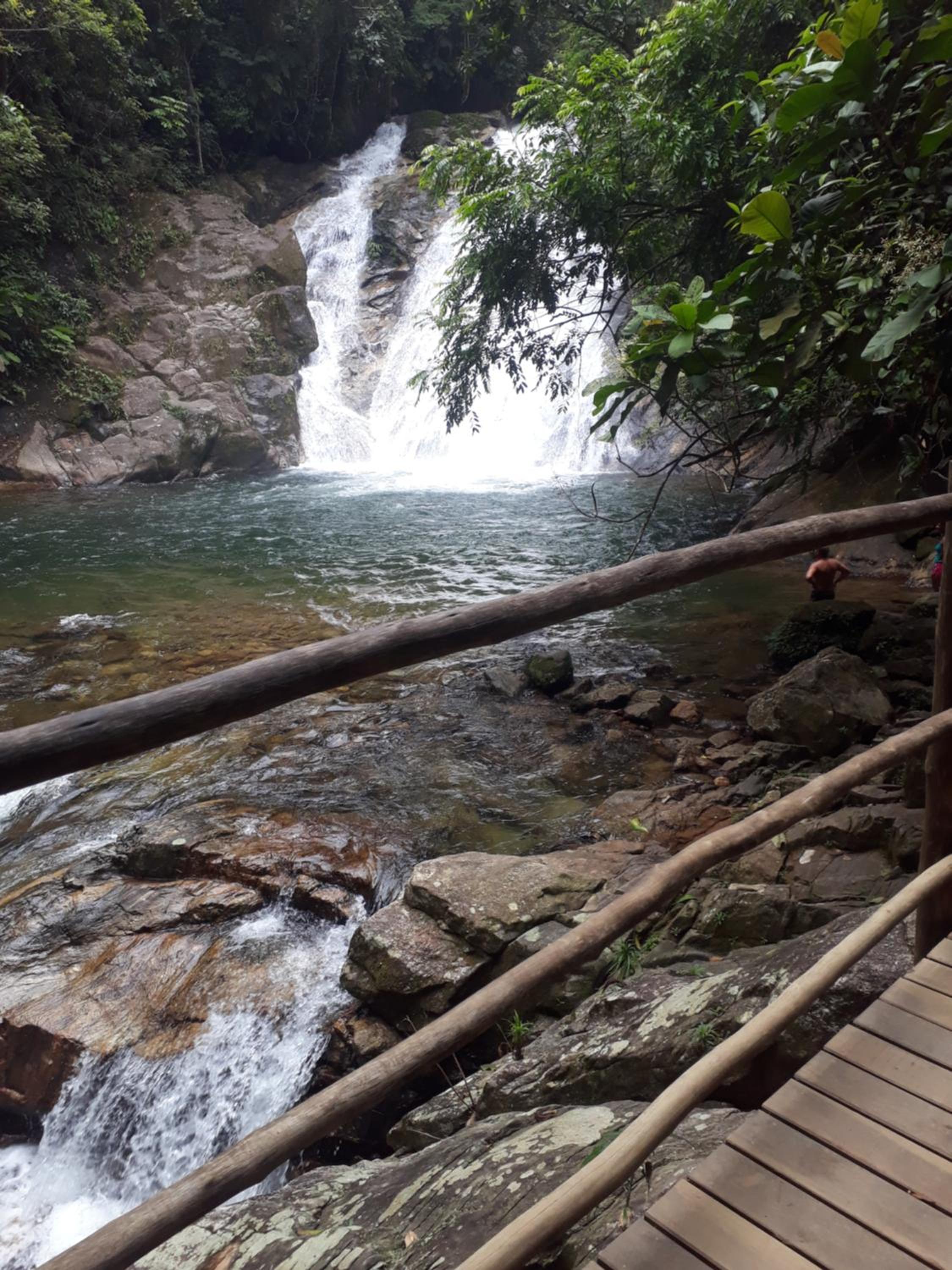 Aconchego 3 dorms, piscina, churrasq em Condomínio Fechado