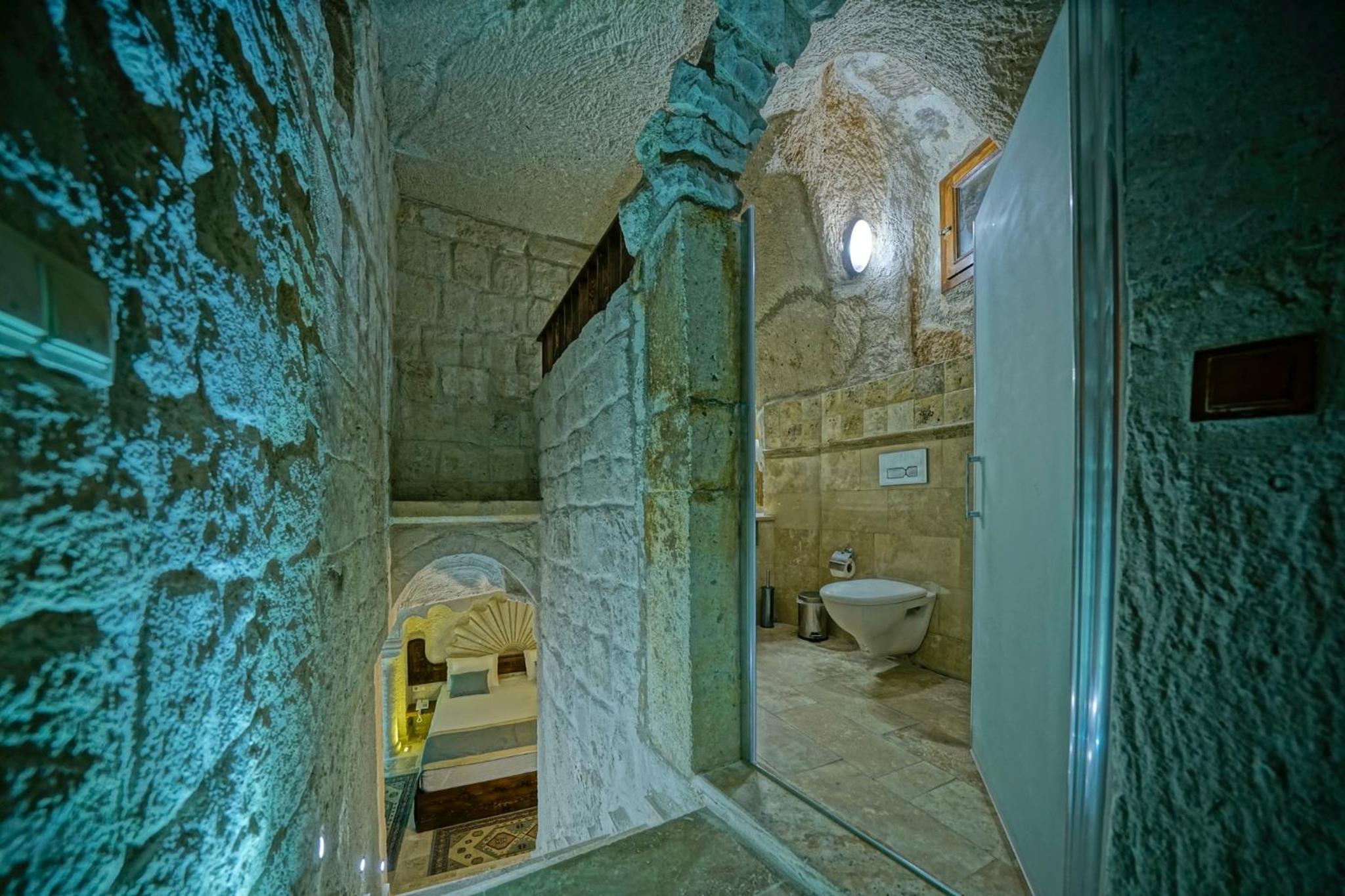 Castle Cave Hotel - Image 10