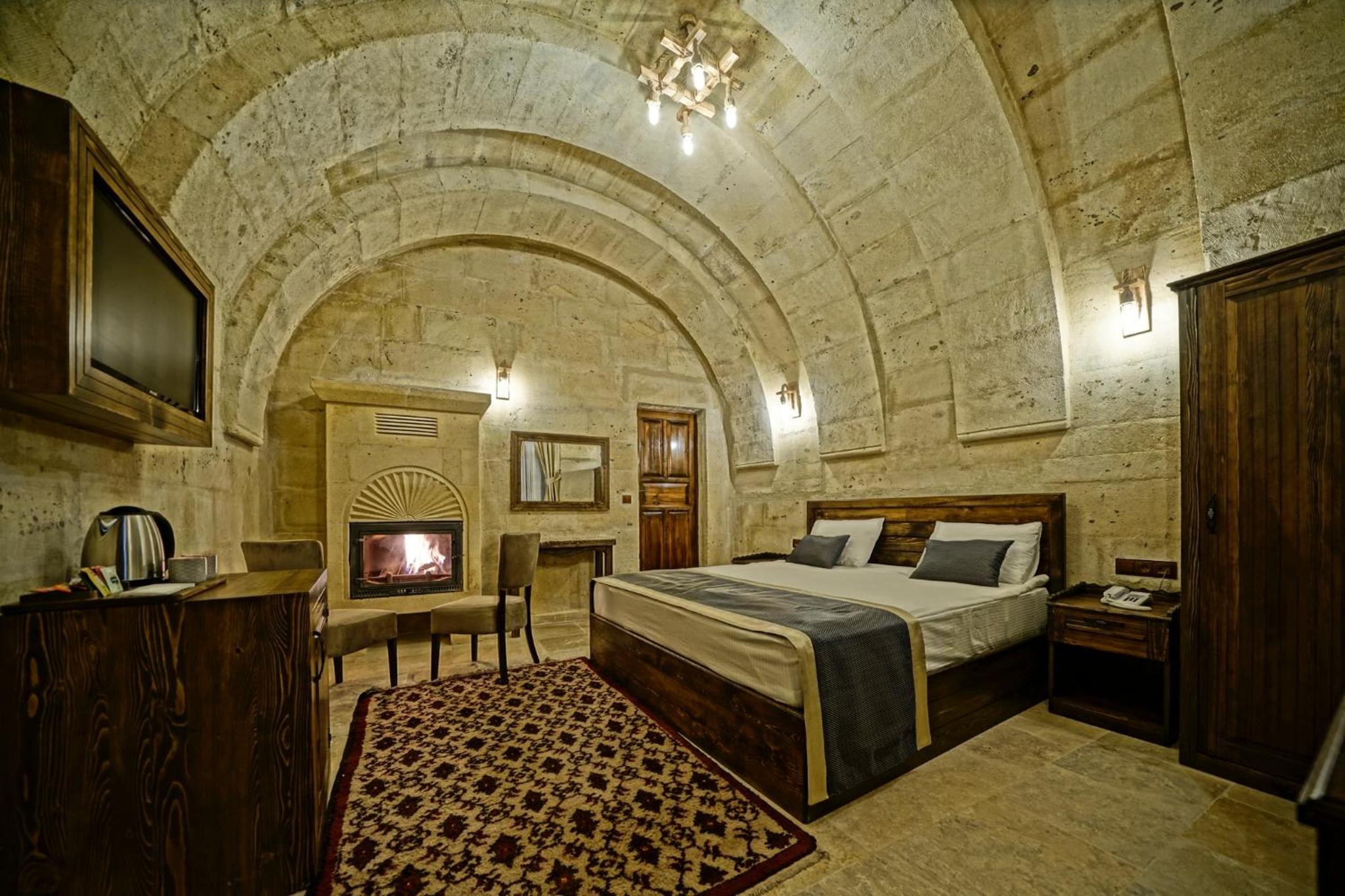 Castle Cave Hotel - Image 50