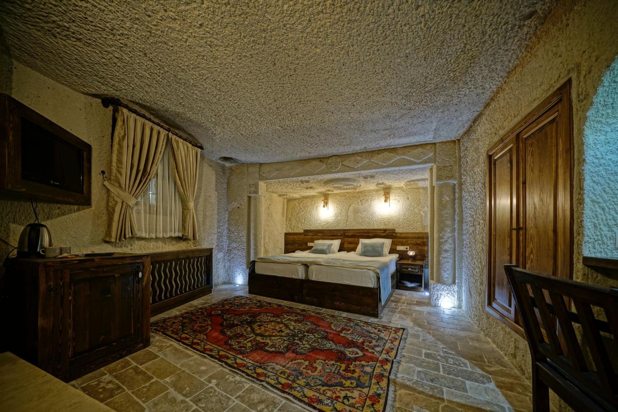 Castle Cave Hotel - Image 53