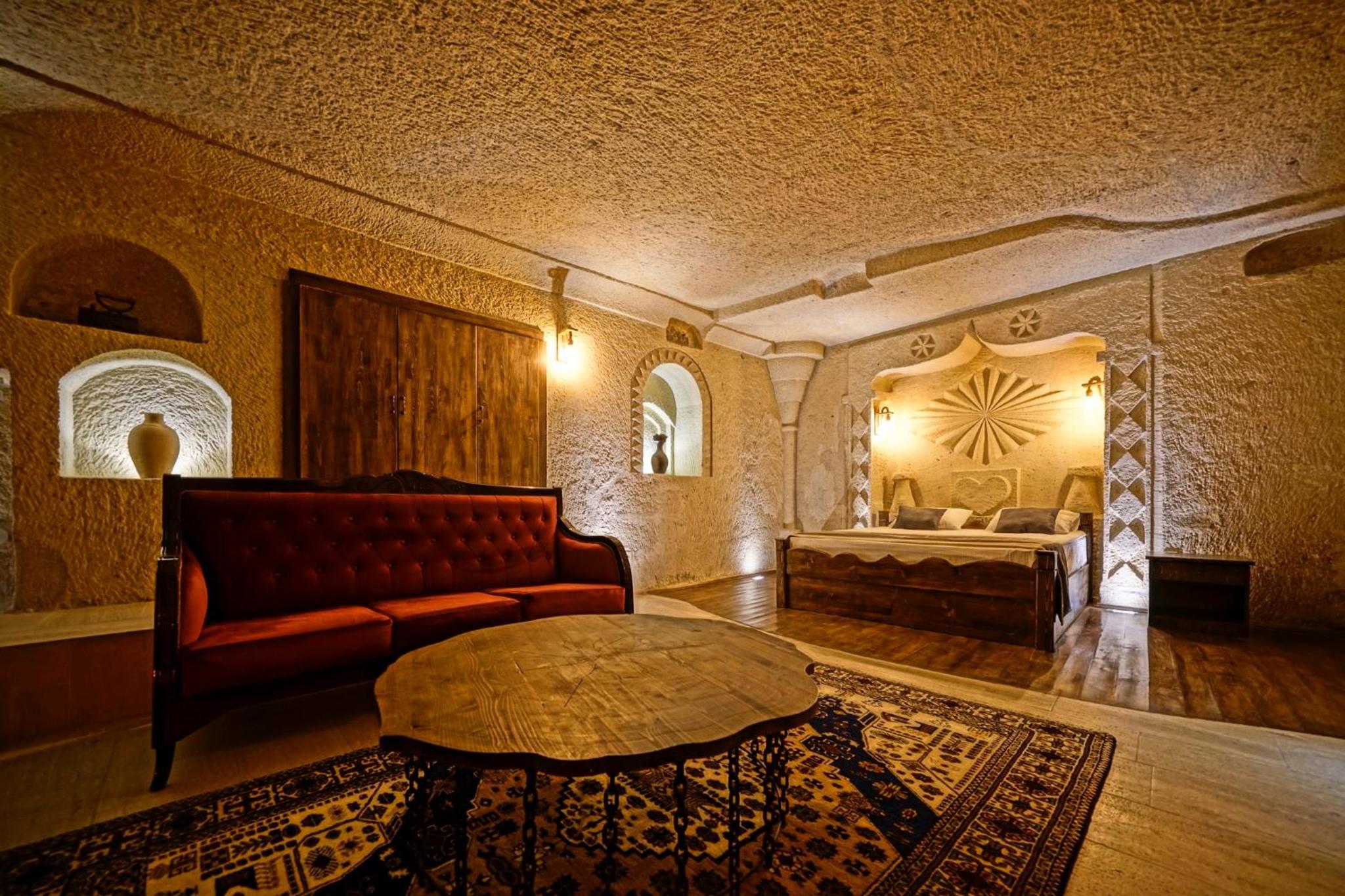 Castle Cave Hotel - Image 30