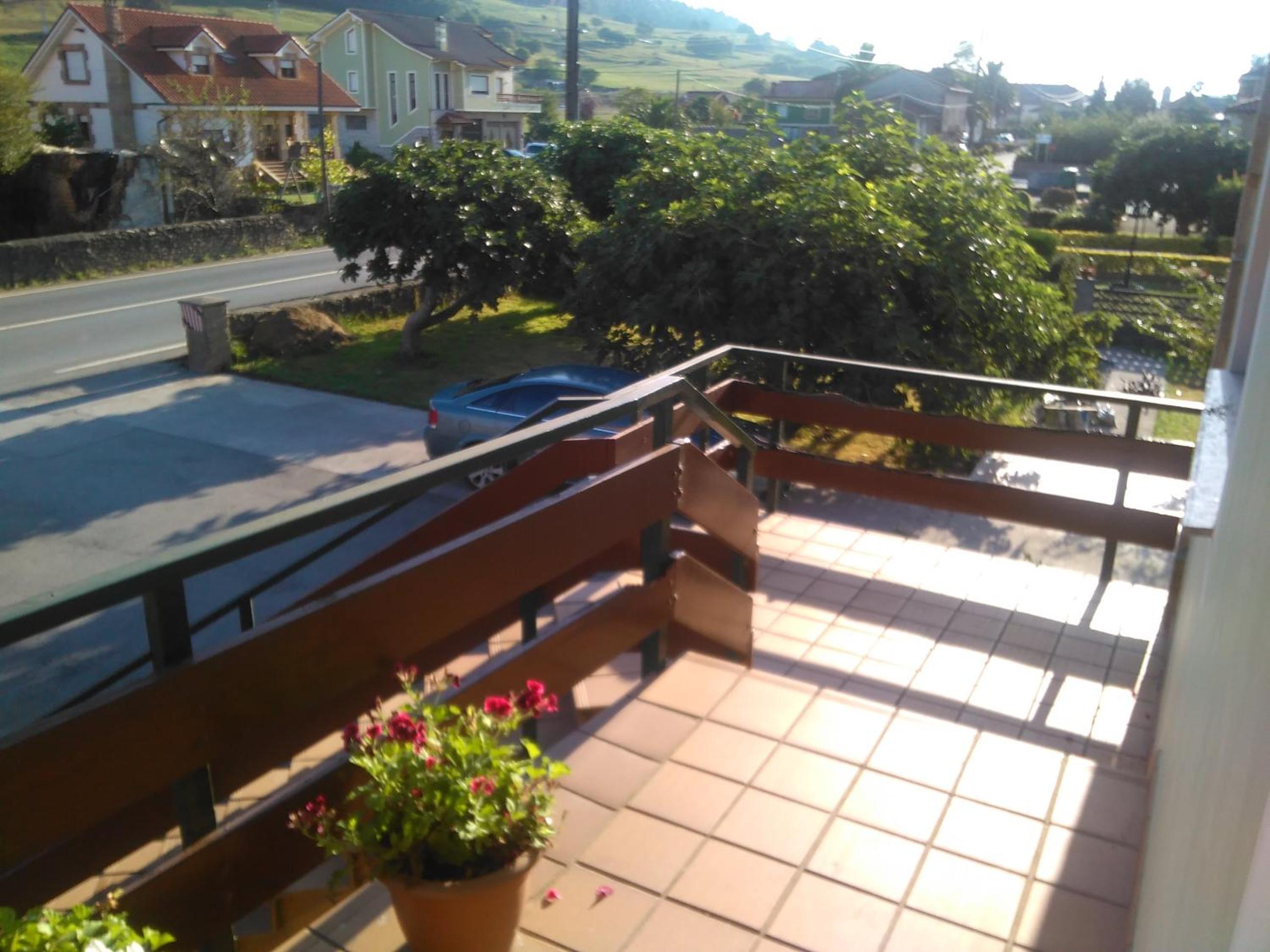 Las Higueras -casa con jardín- view 4