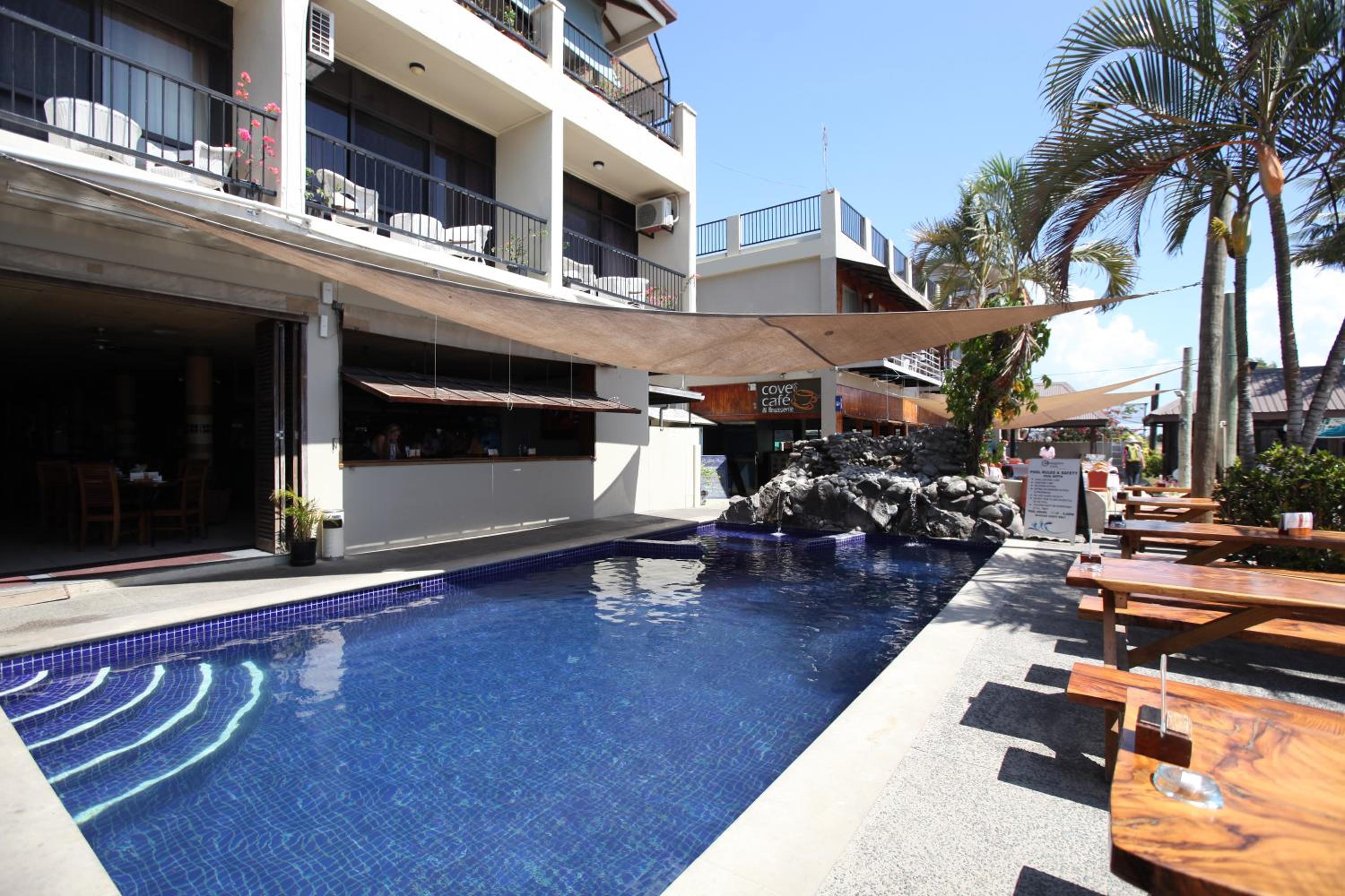Smugglers Cove Beach Resort & Hotel - Image 3