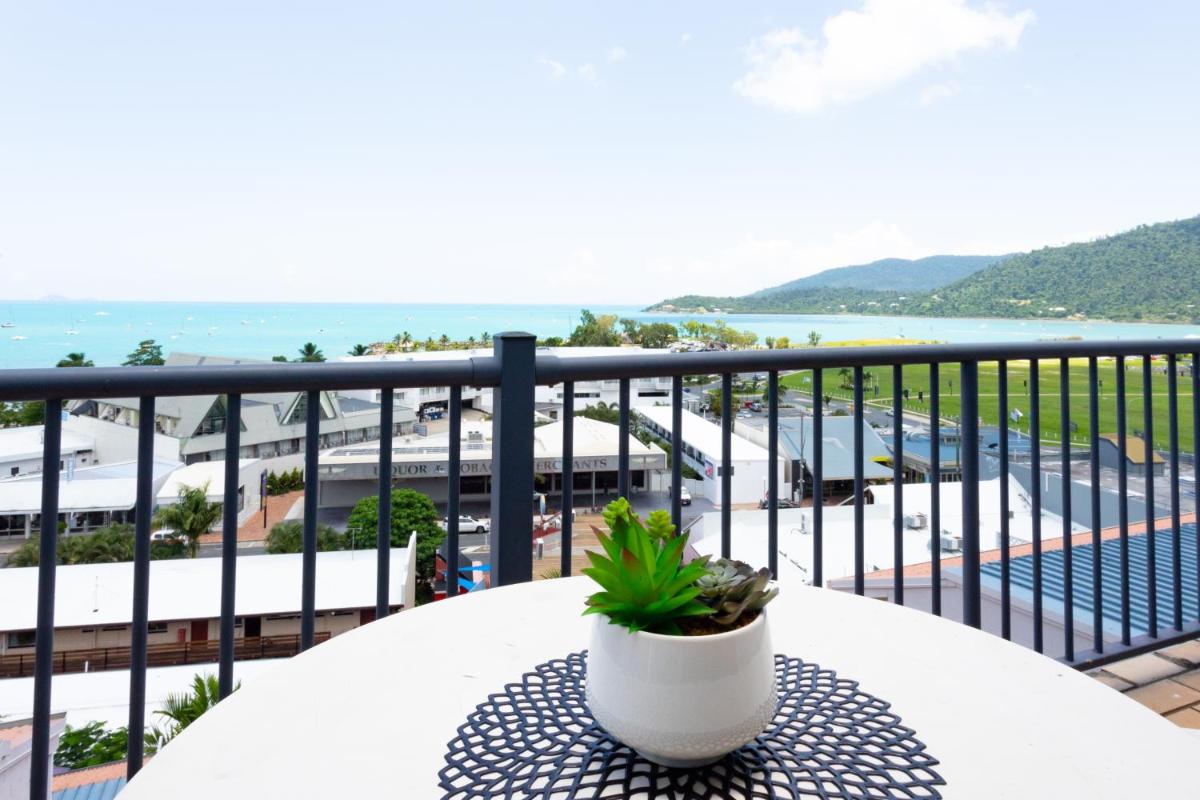 OCEAN VIEWS 10A