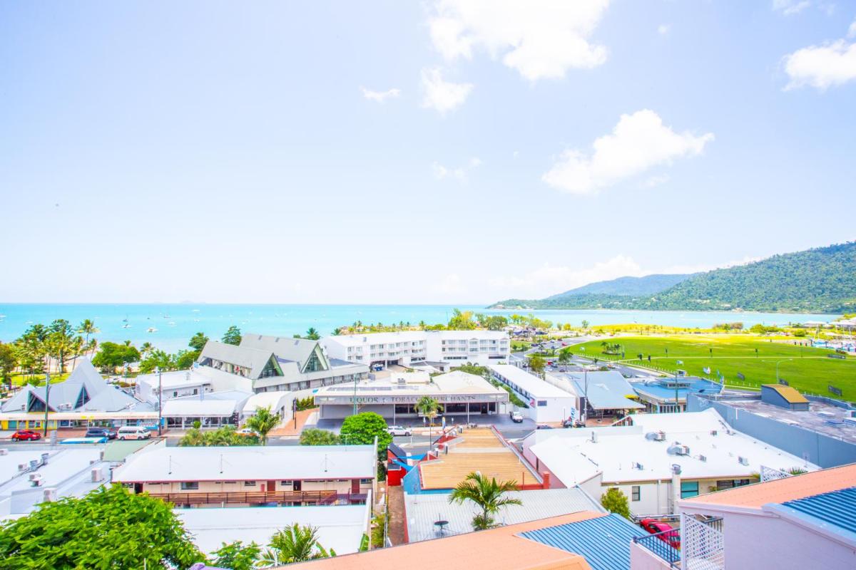 OCEAN VIEWS 10A