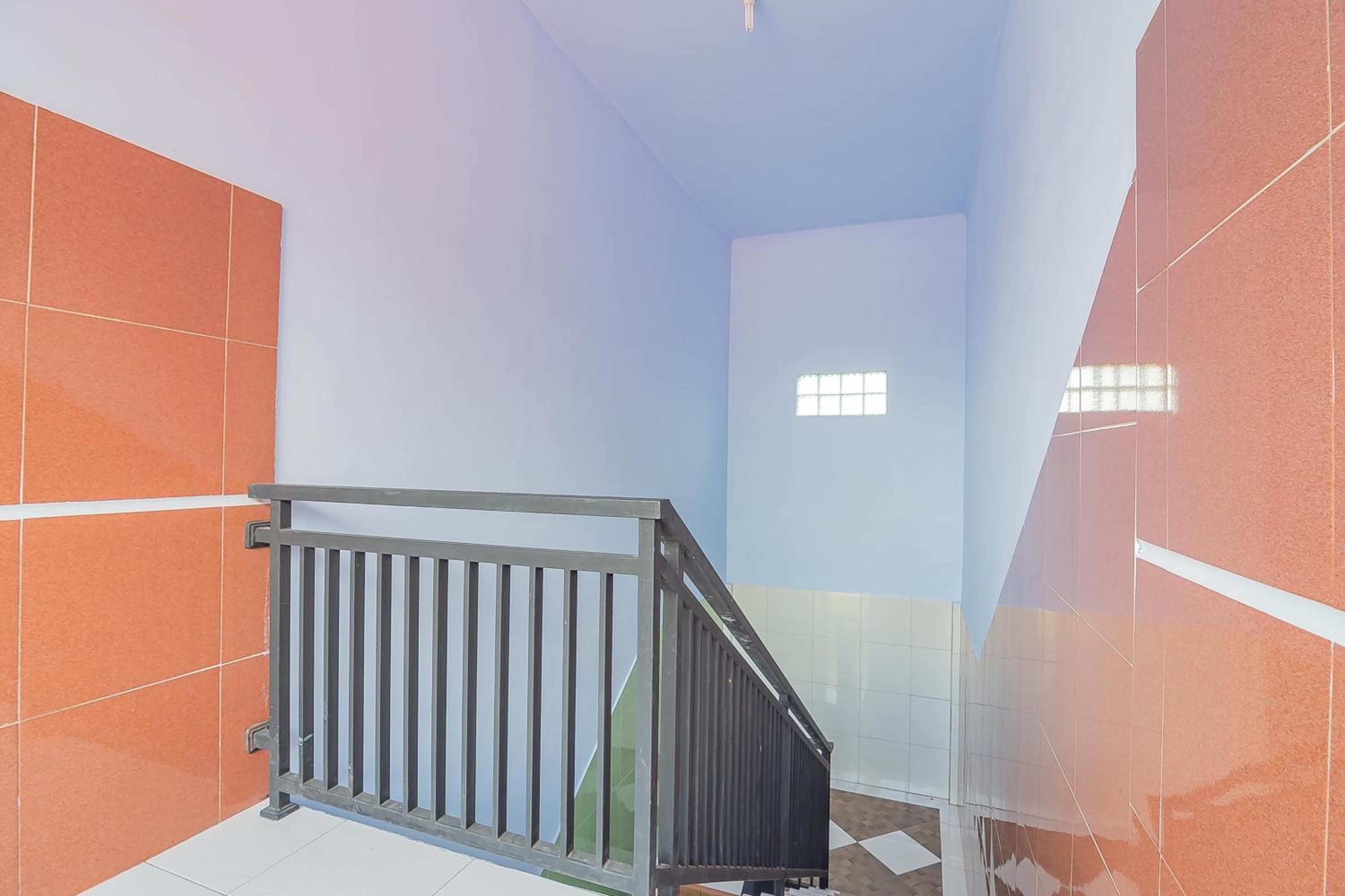 RedDoorz Syariah @ Tambak Mekar Street Subang view 2