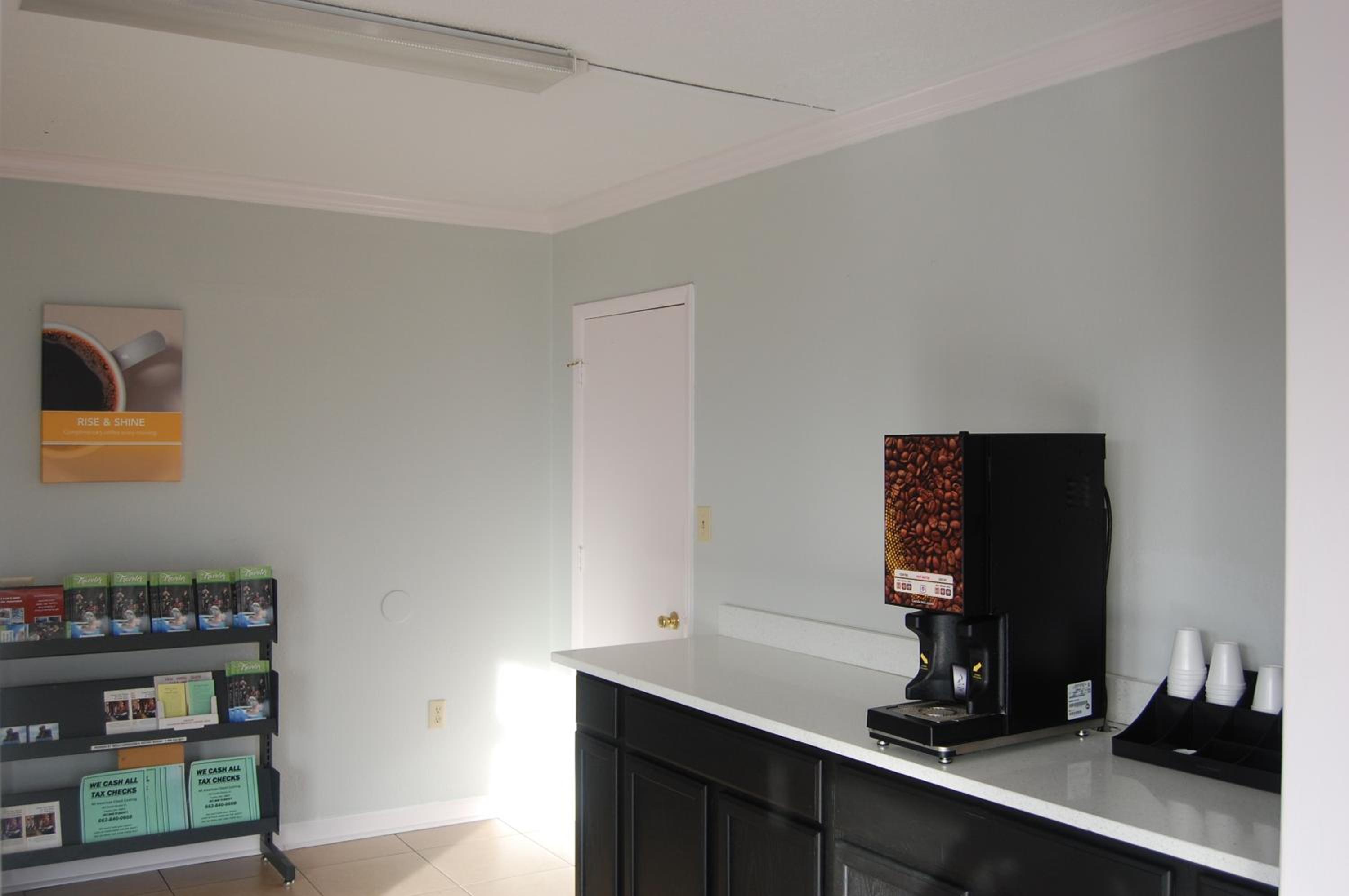 Tupelo Vacations - Motel 6-Tupelo, MS - Downtown - Property Image 15