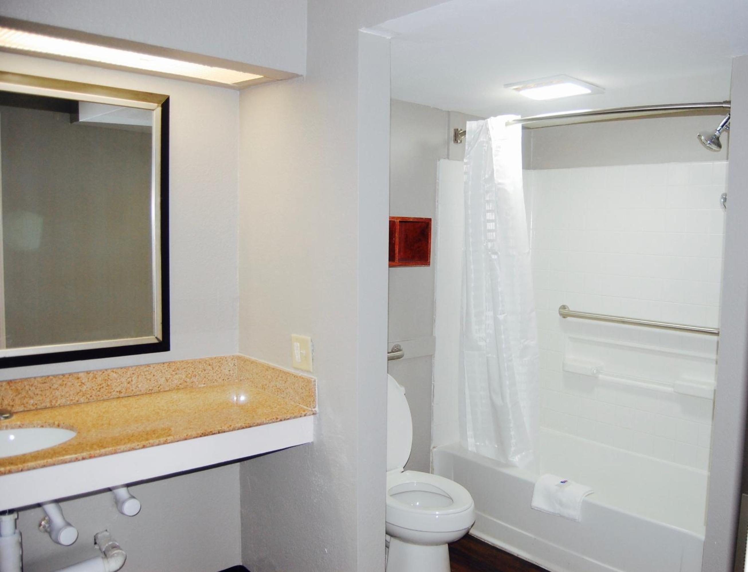 Tupelo Vacations - Motel 6-Tupelo, MS - Downtown - Property Image 18