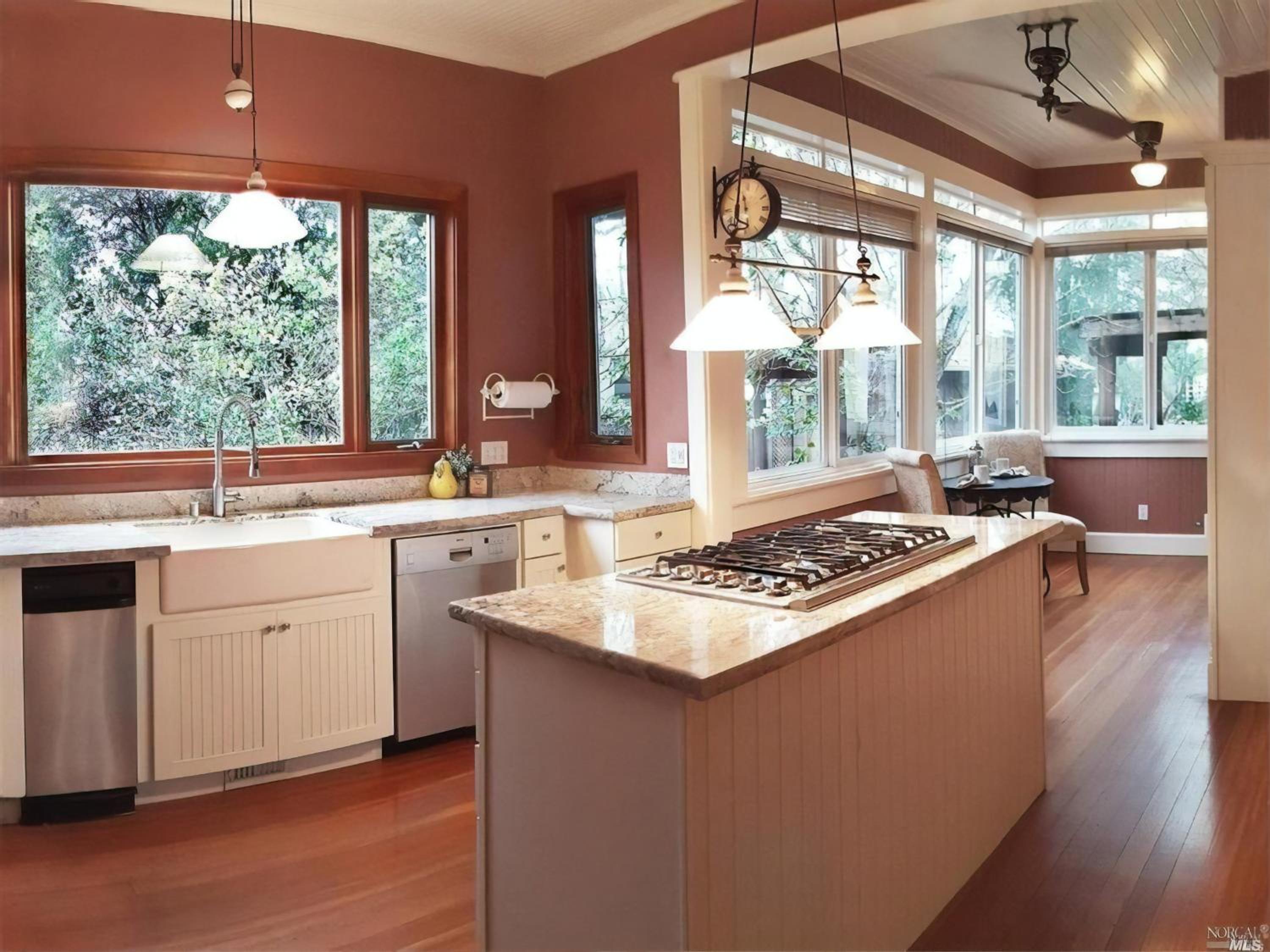 Regal Victorian Home in Downtown Calistoga view 4