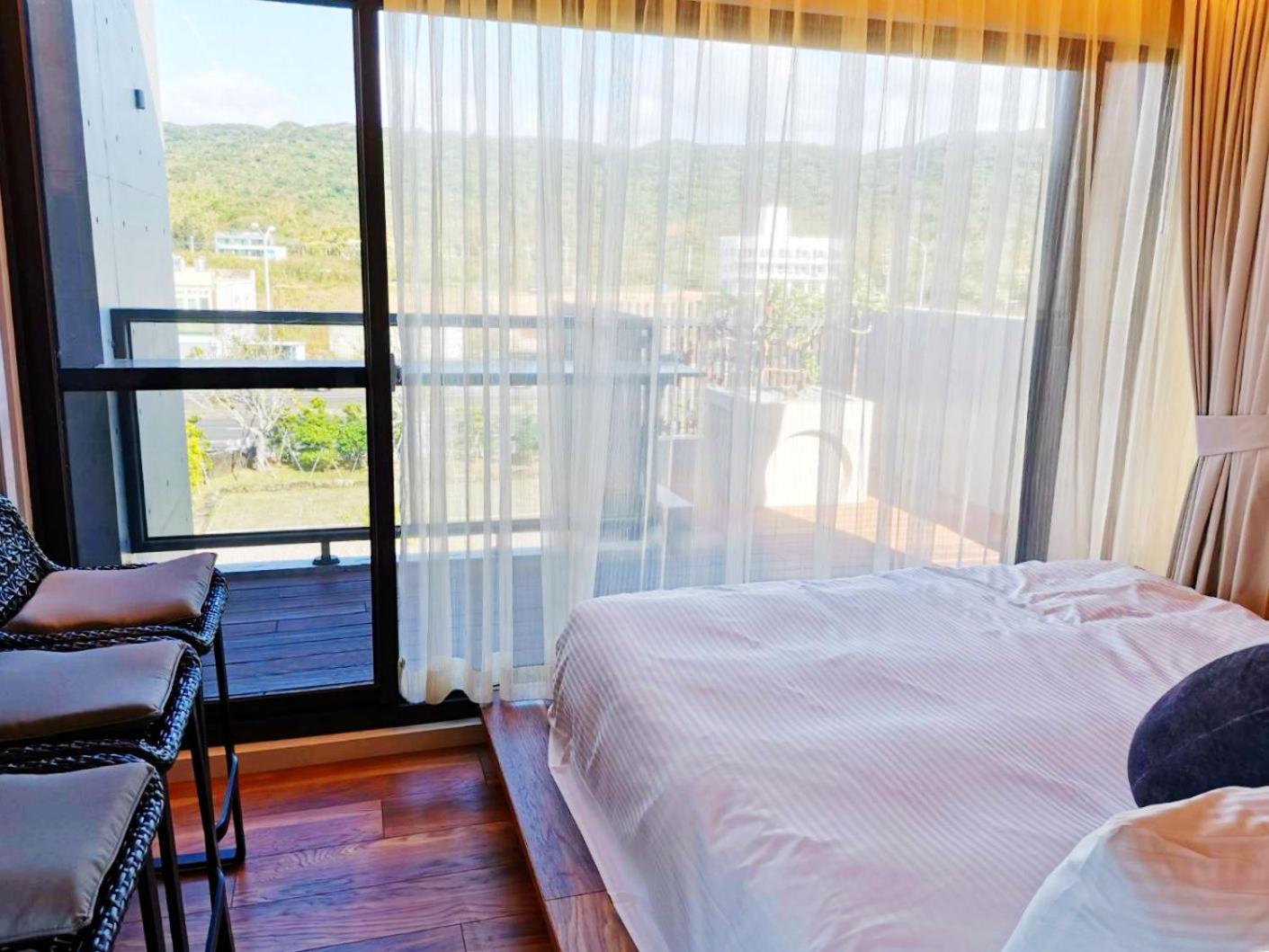 Kenting Gala Vineyard view 2