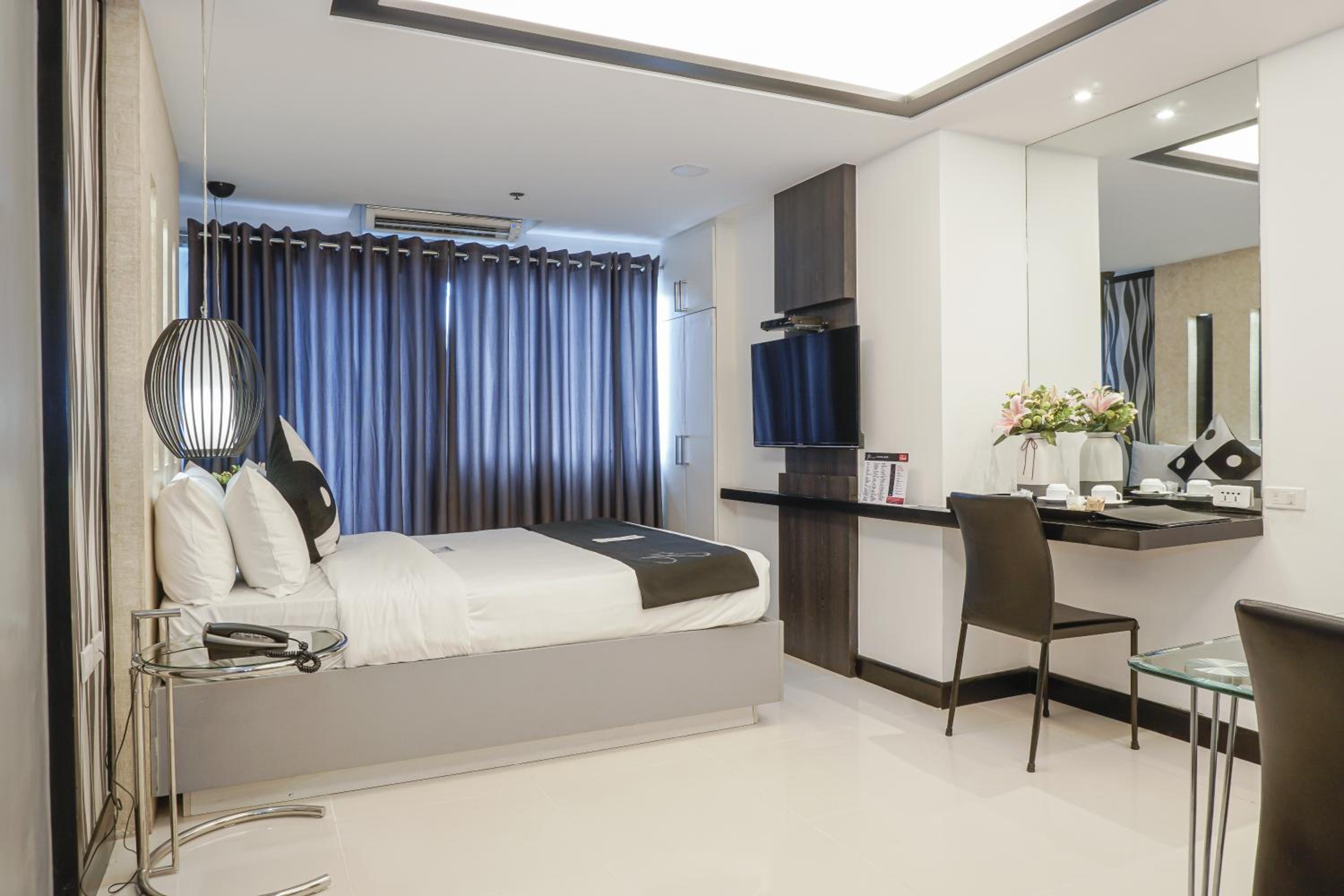 Y2 Residence Hotel Managed by HII photo 2