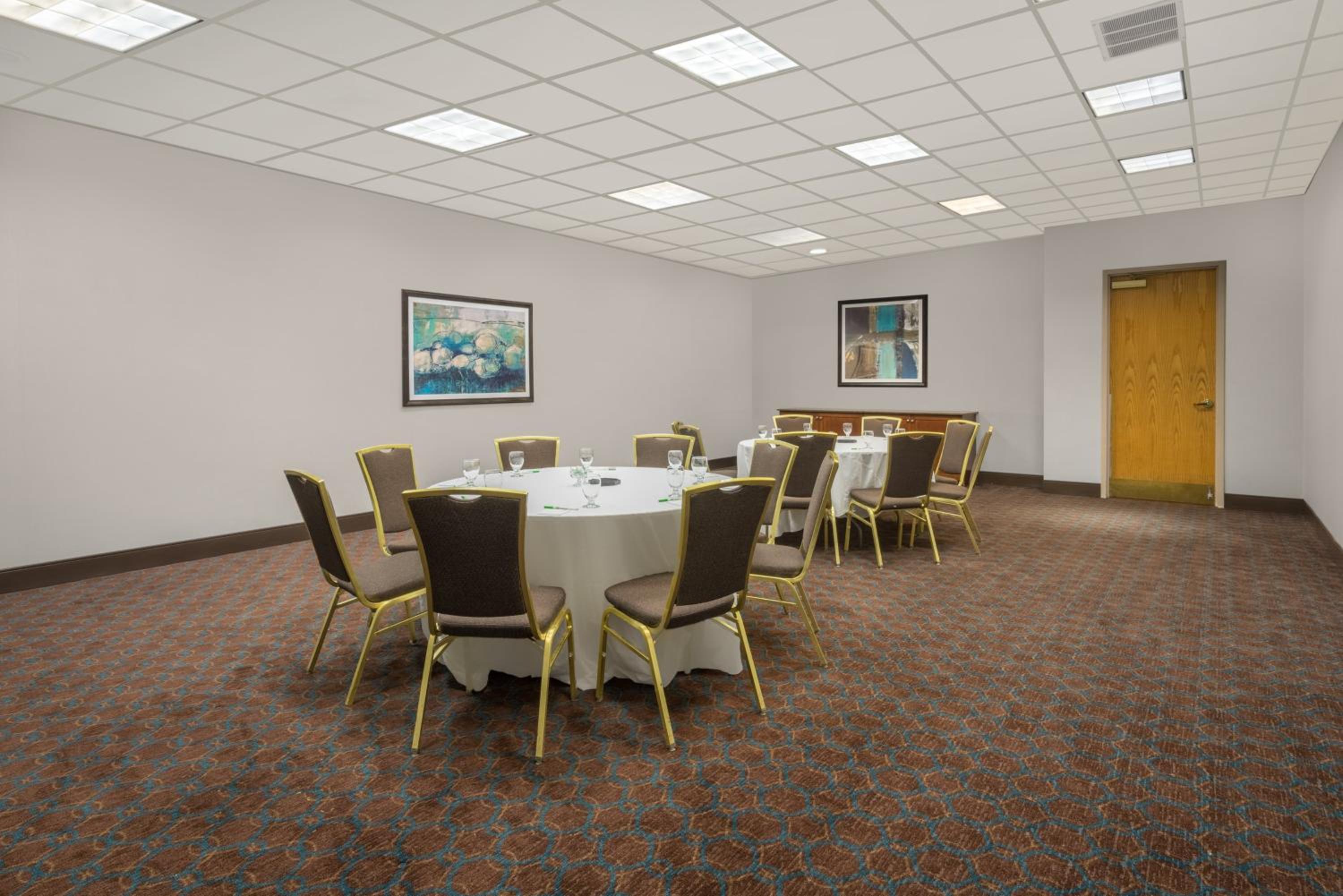 Mansfield Vacations - enVision Hotel  Conference Center Mansfield-Foxboro - Property Image 52
