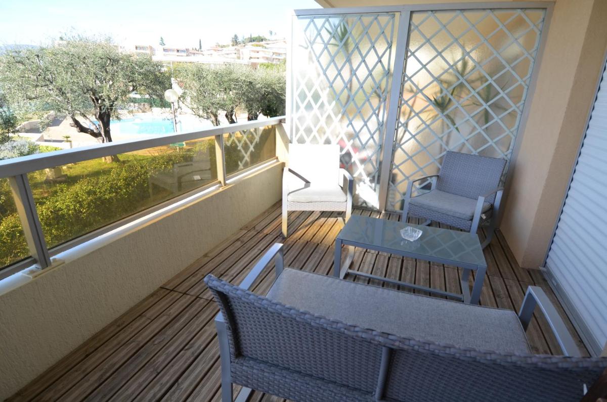 Appartement 5 personnes avec piscine sur la Corniche Fleurie à Nice view 2