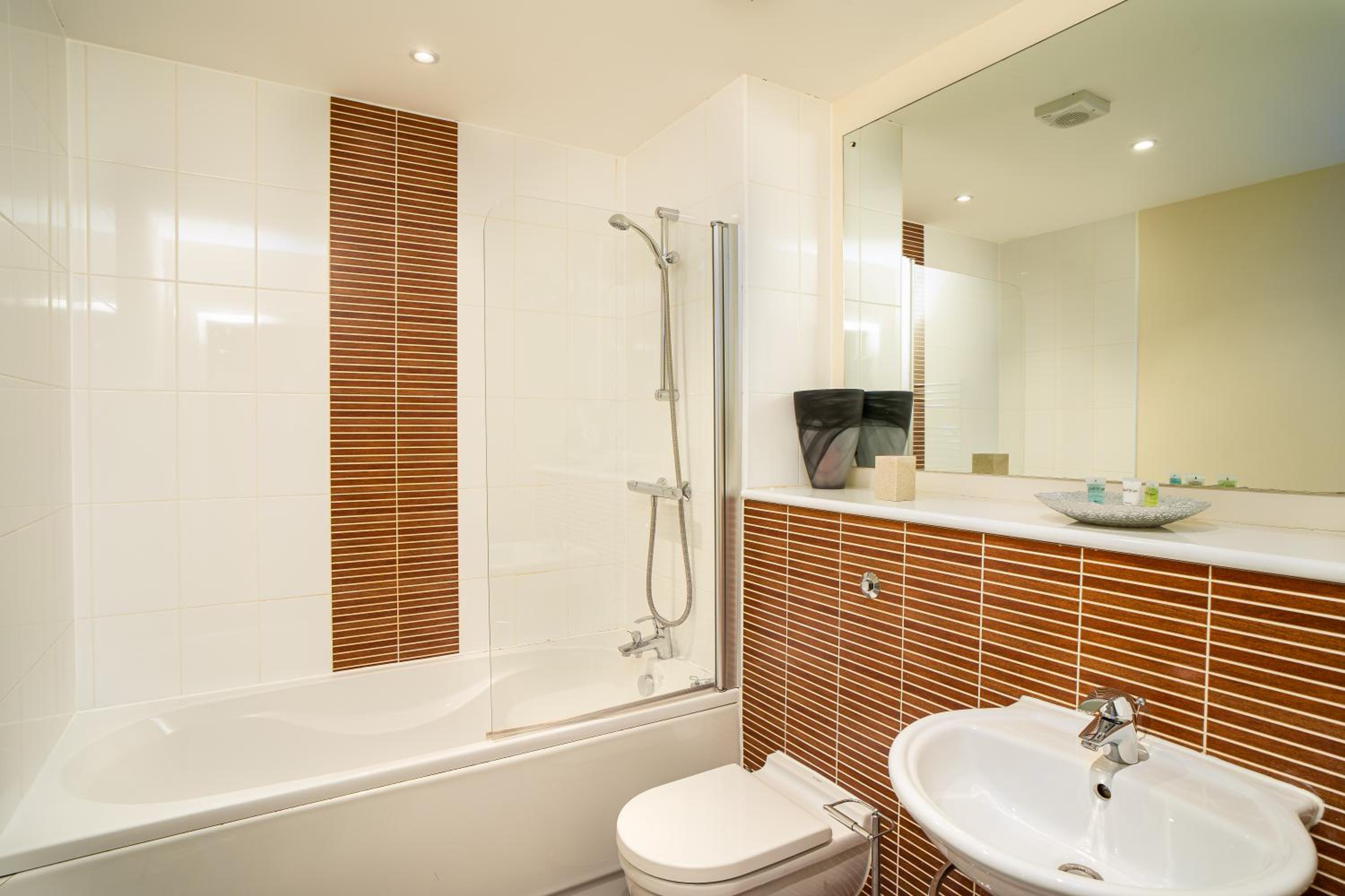 Coastal City Rooms – Waterfront view 3