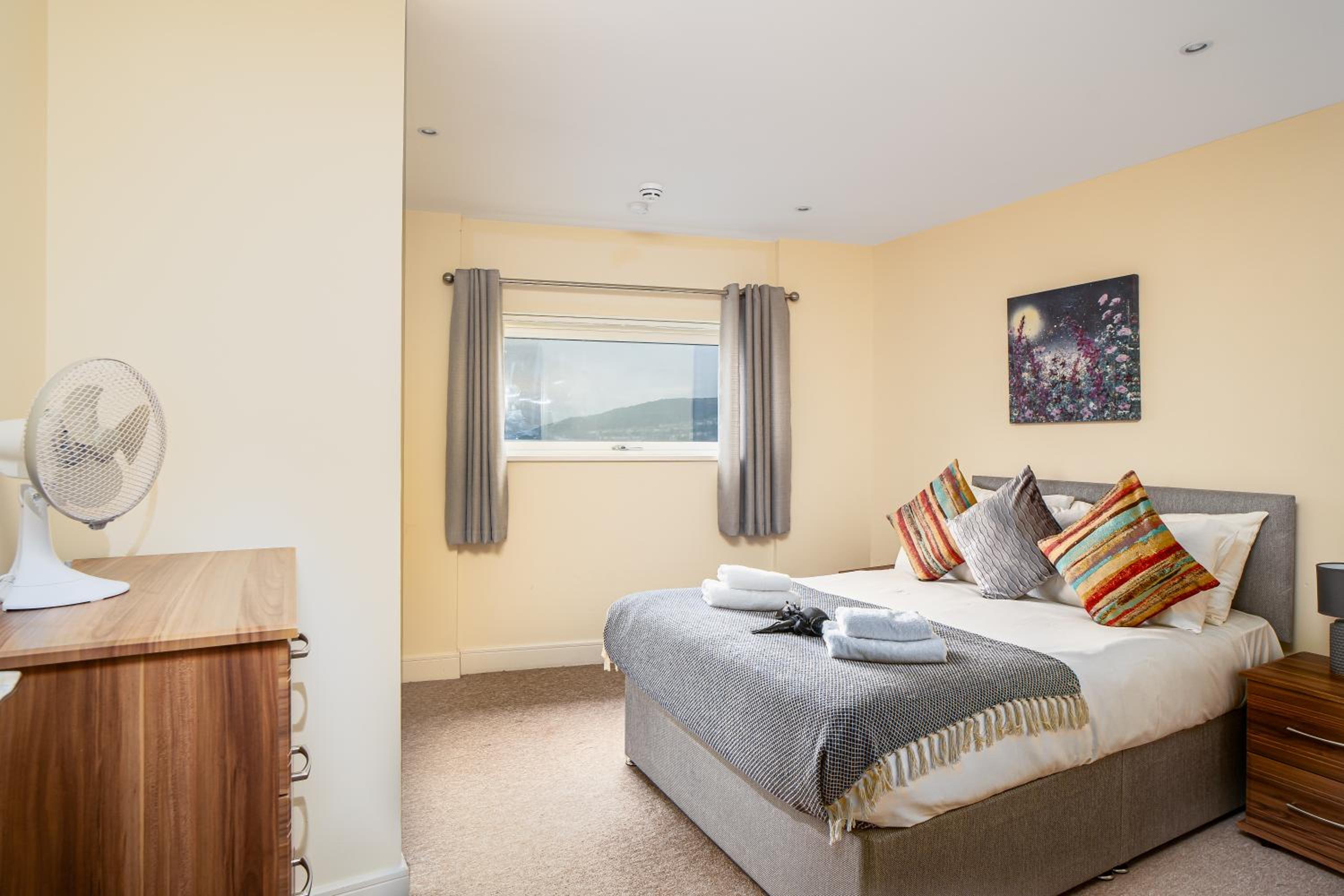 Coastal City Rooms – Waterfront view 2