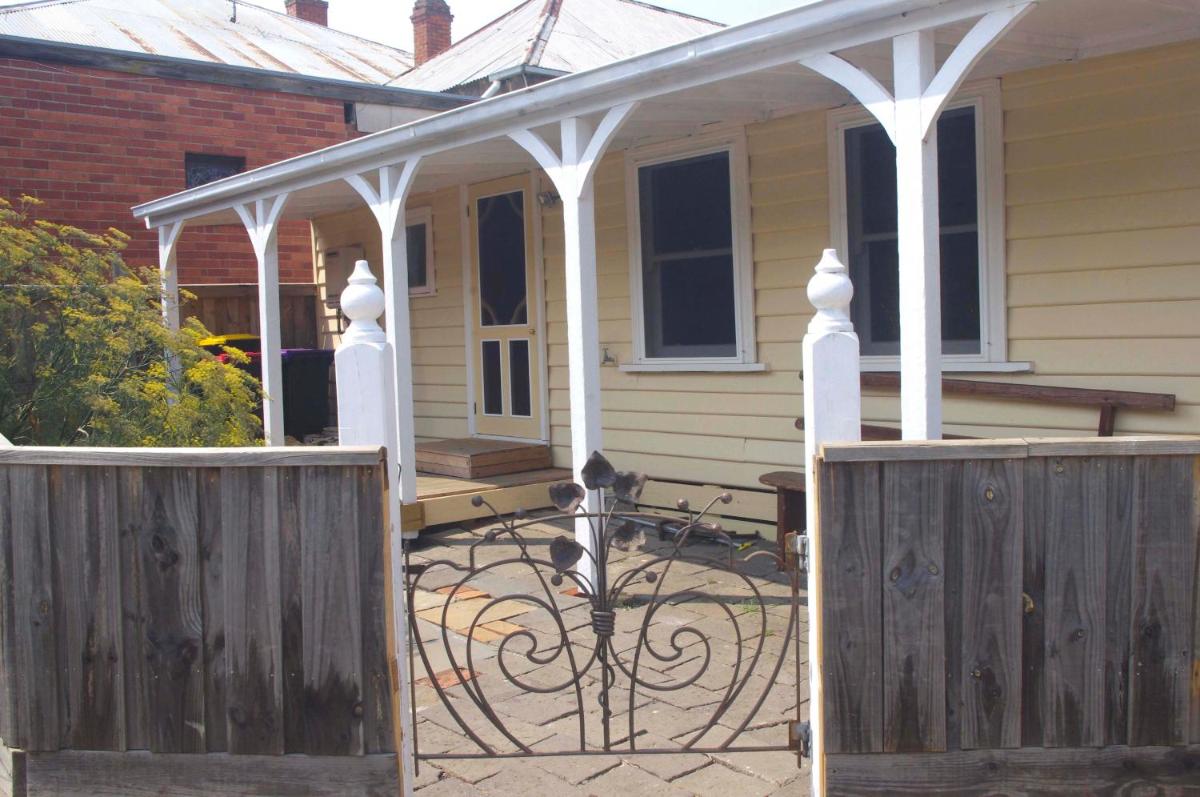 Darcy's Cottage on Piper