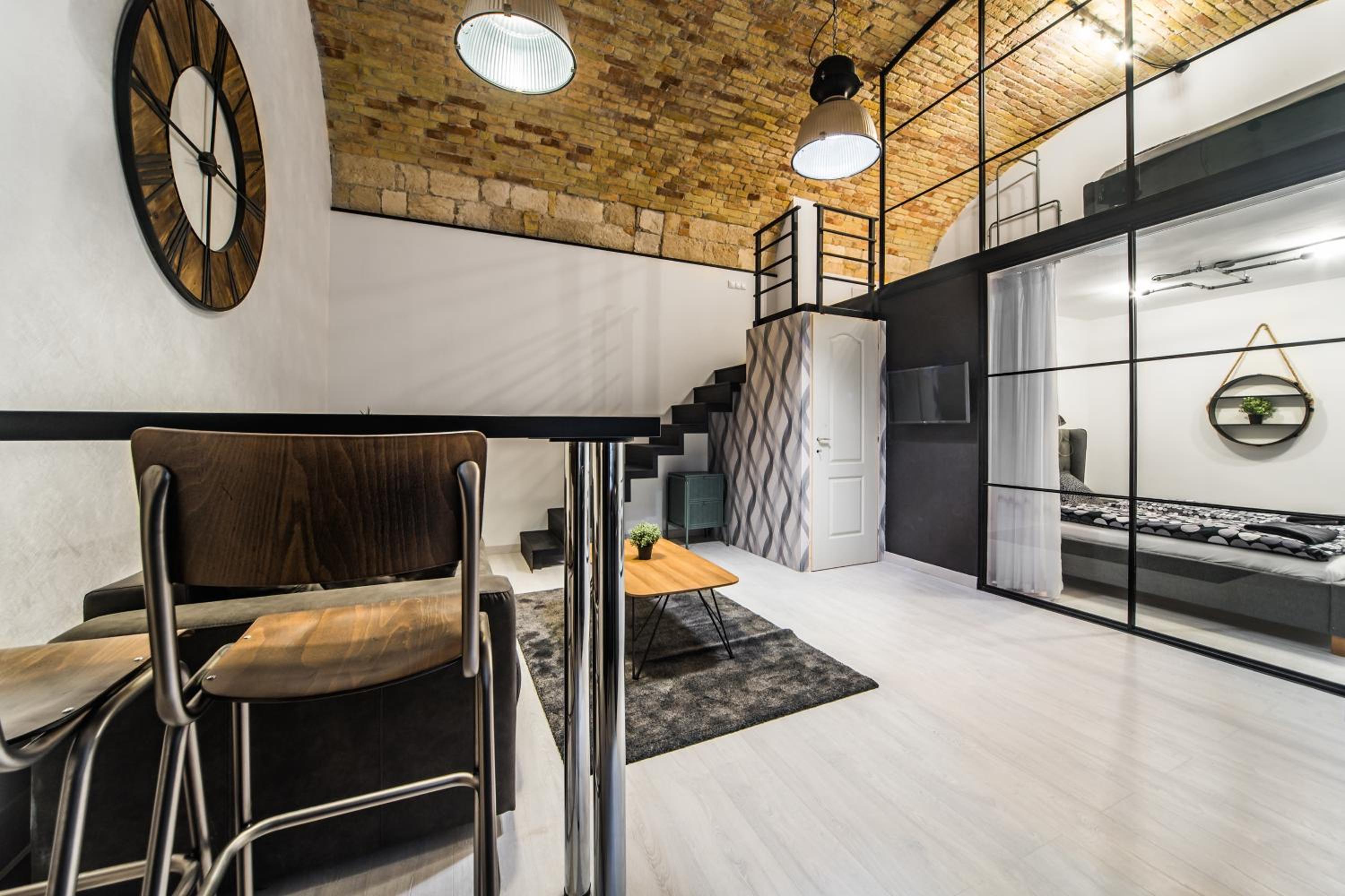 Spacious Loft in the Heart of Downtown view 4