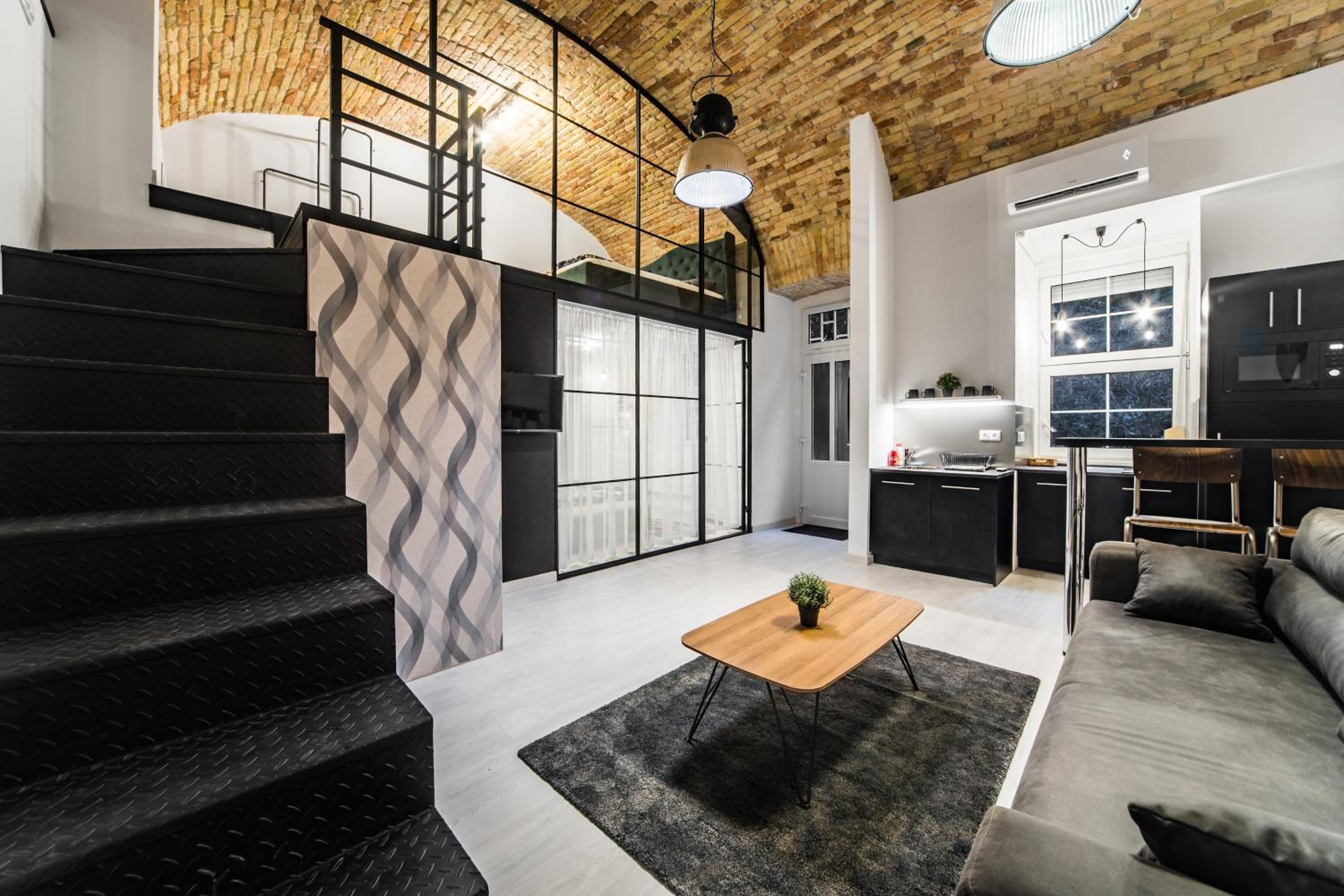 Spacious Loft in the Heart of Downtown view 5