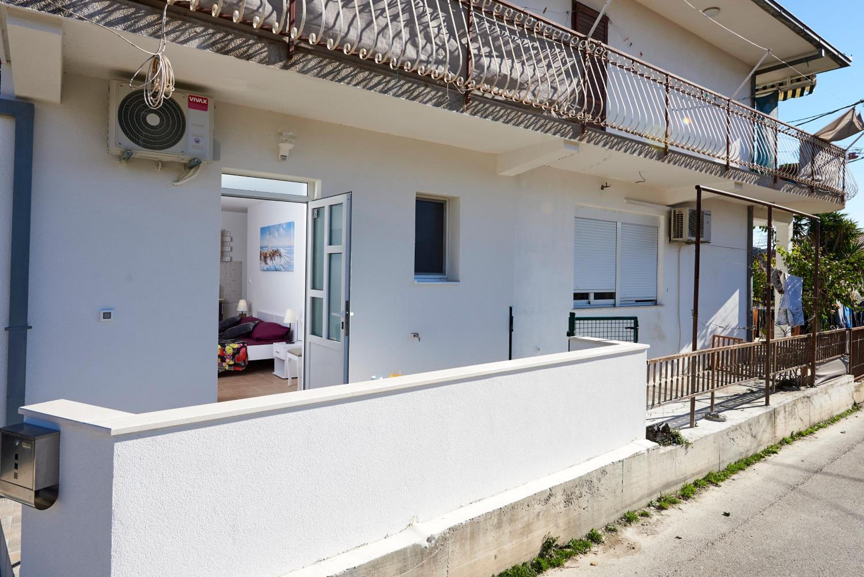 Hotel Studio apartment Bašćan - Image 1