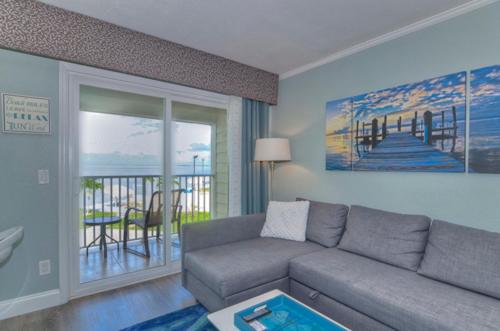 Waterfront Fun Heated pool Amazing sunsets view 3