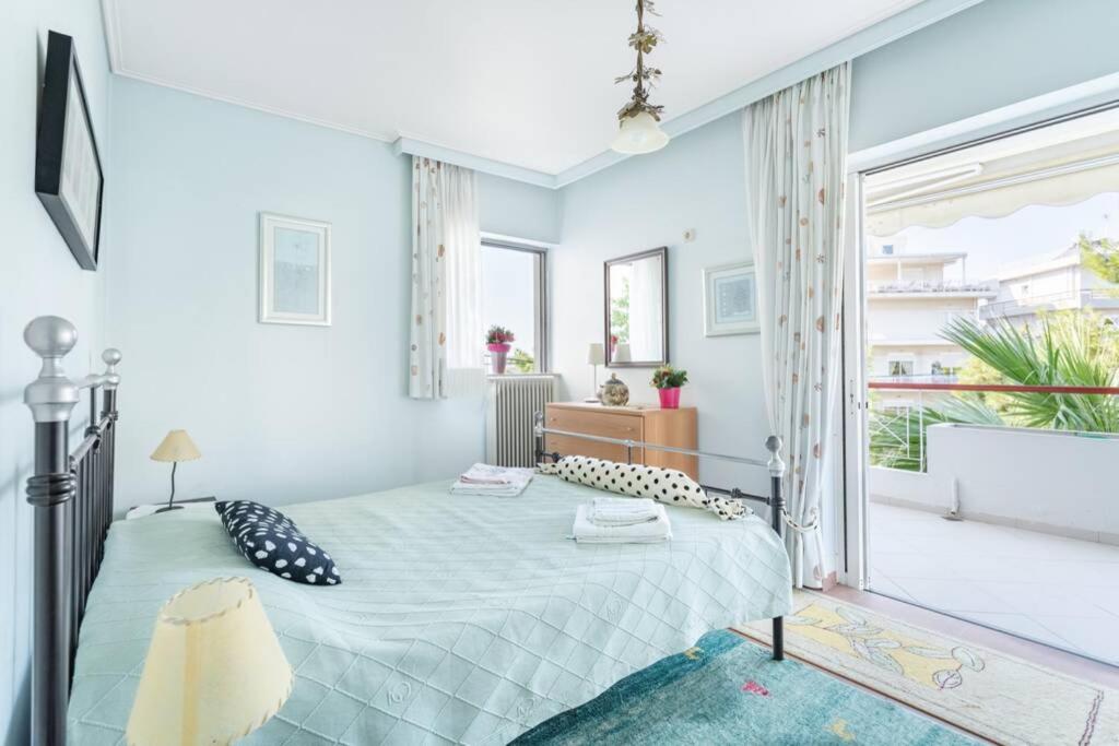 Two Bedroom Apartment Near Alimos Marina !