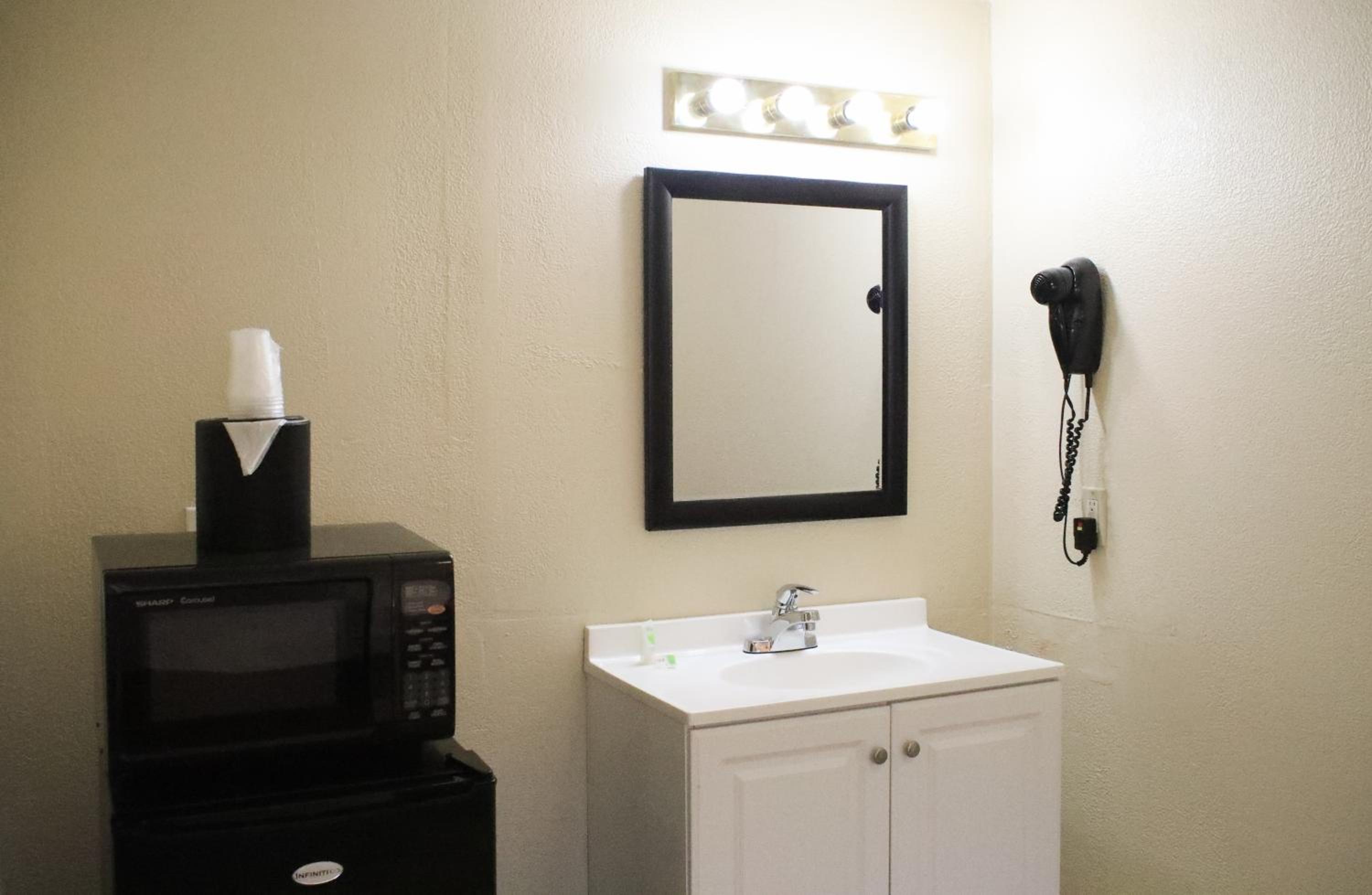 Carmel Resort Inn - Property Image 39