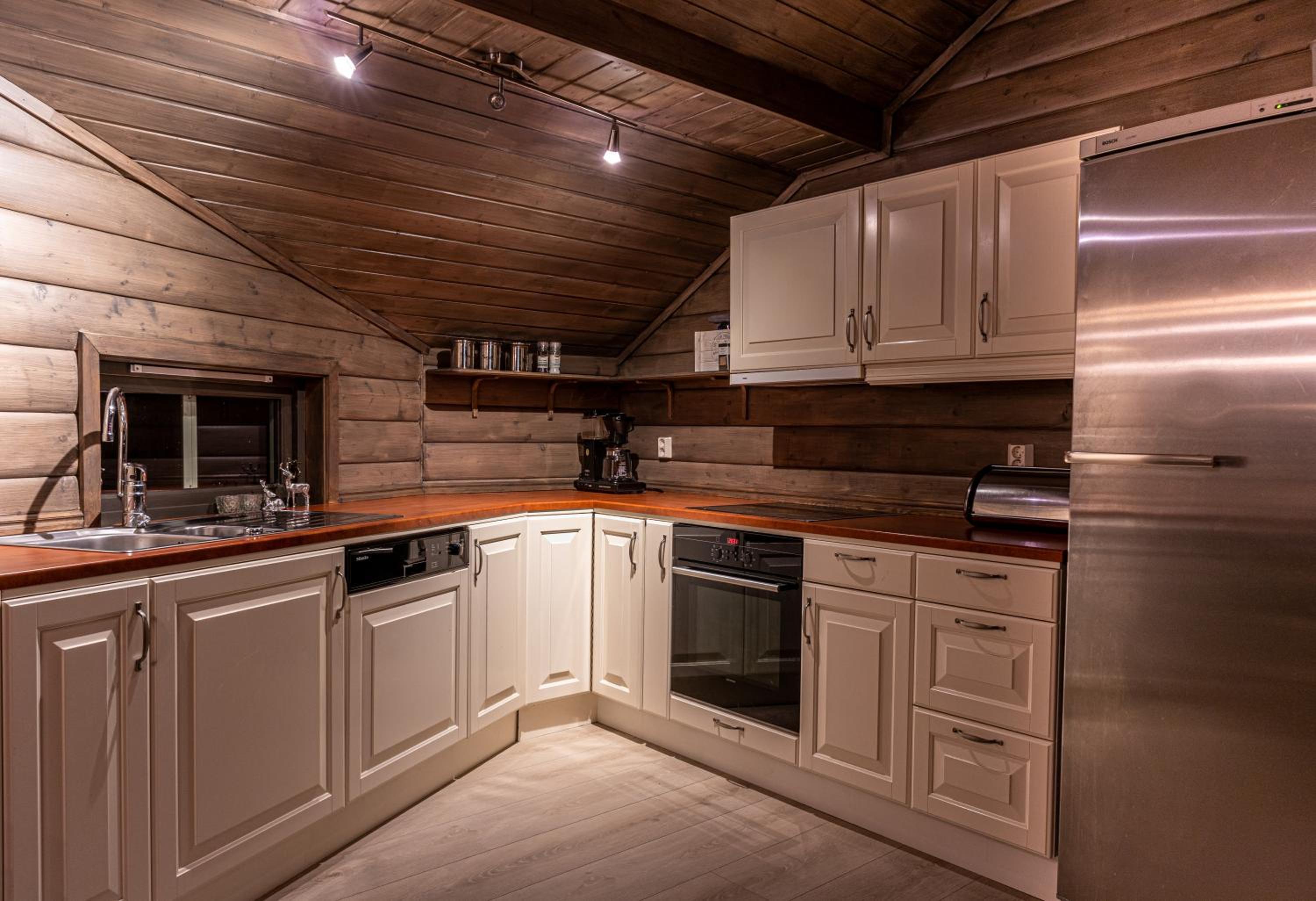 Cabin in Hodlekve with 5 bedrooms & hot tub. view 5